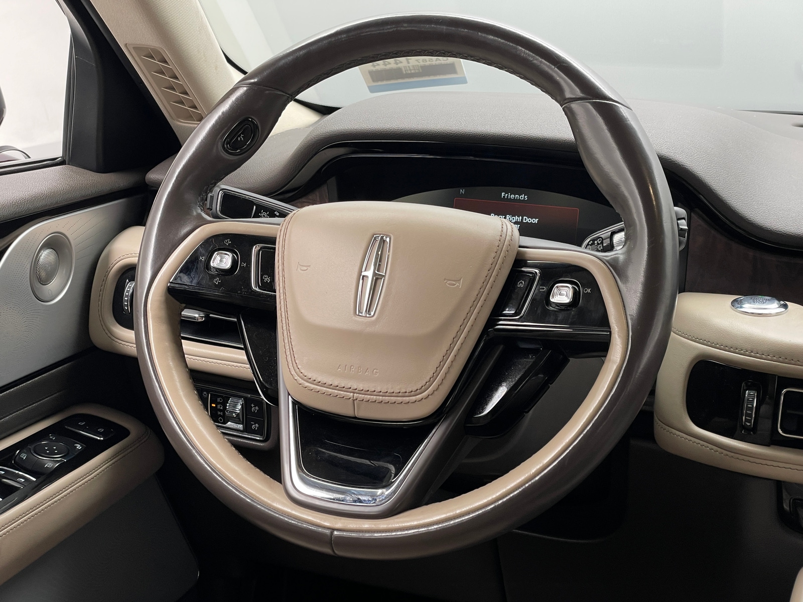 Thumbnail: 2020 Lincoln Aviator - 4