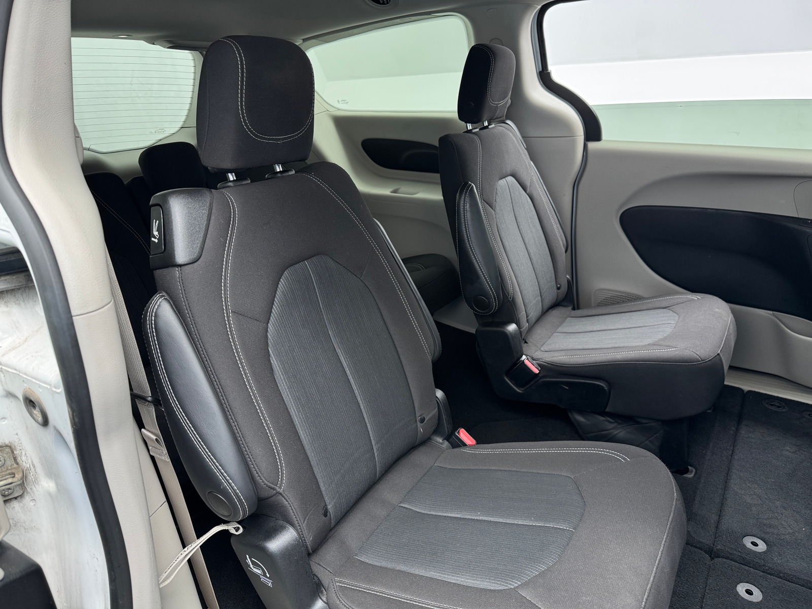 Thumbnail: 2023 Chrysler Voyager - 6