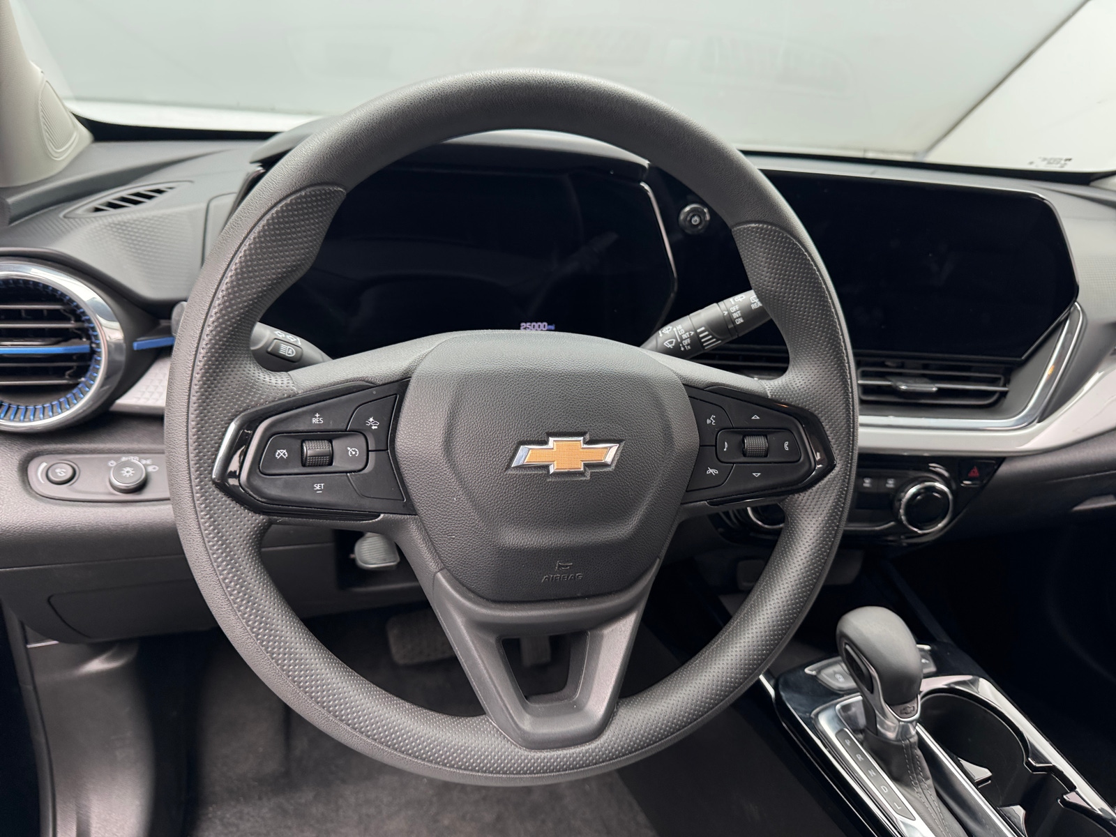 Thumbnail: 2025 Chevrolet Trax - 5