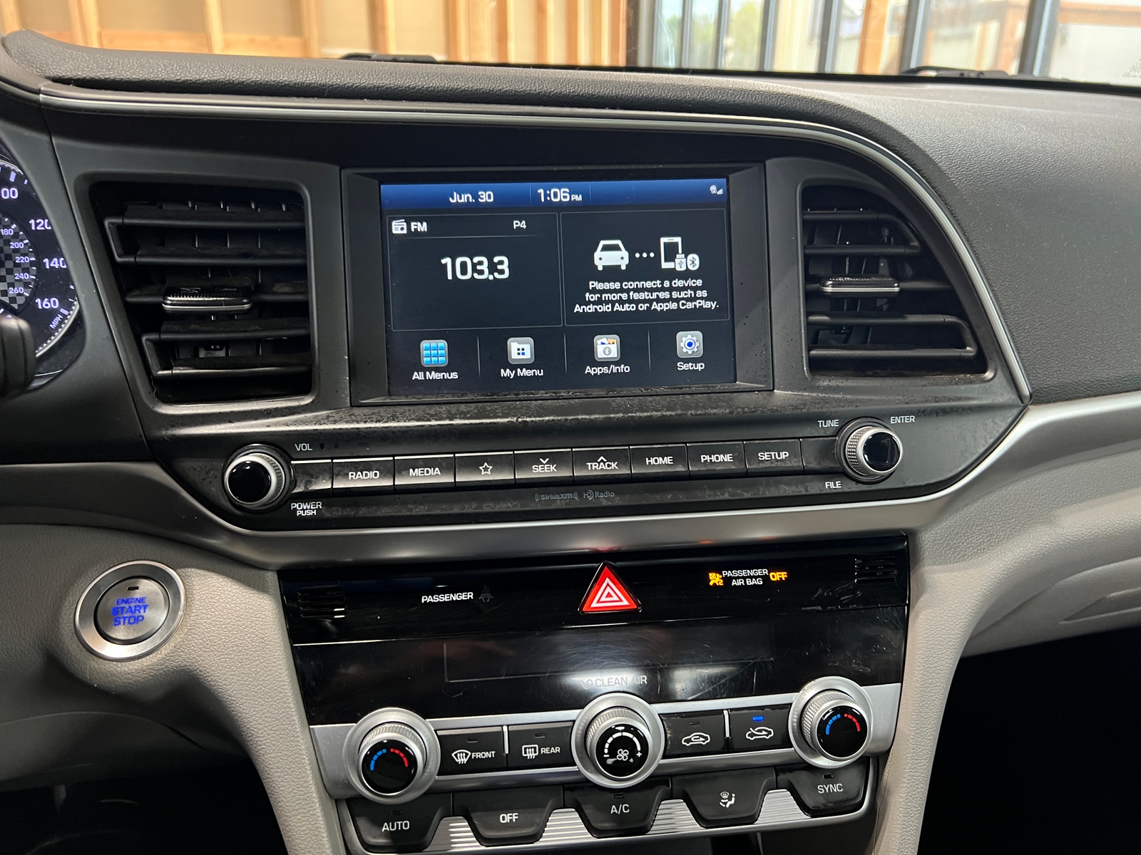 Thumbnail: 2020 Hyundai Elantra - 4
