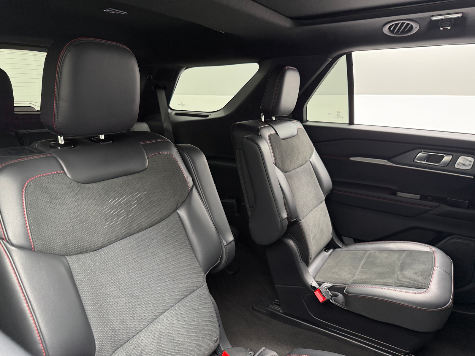 Thumbnail: 2026 Ford Explorer - 5