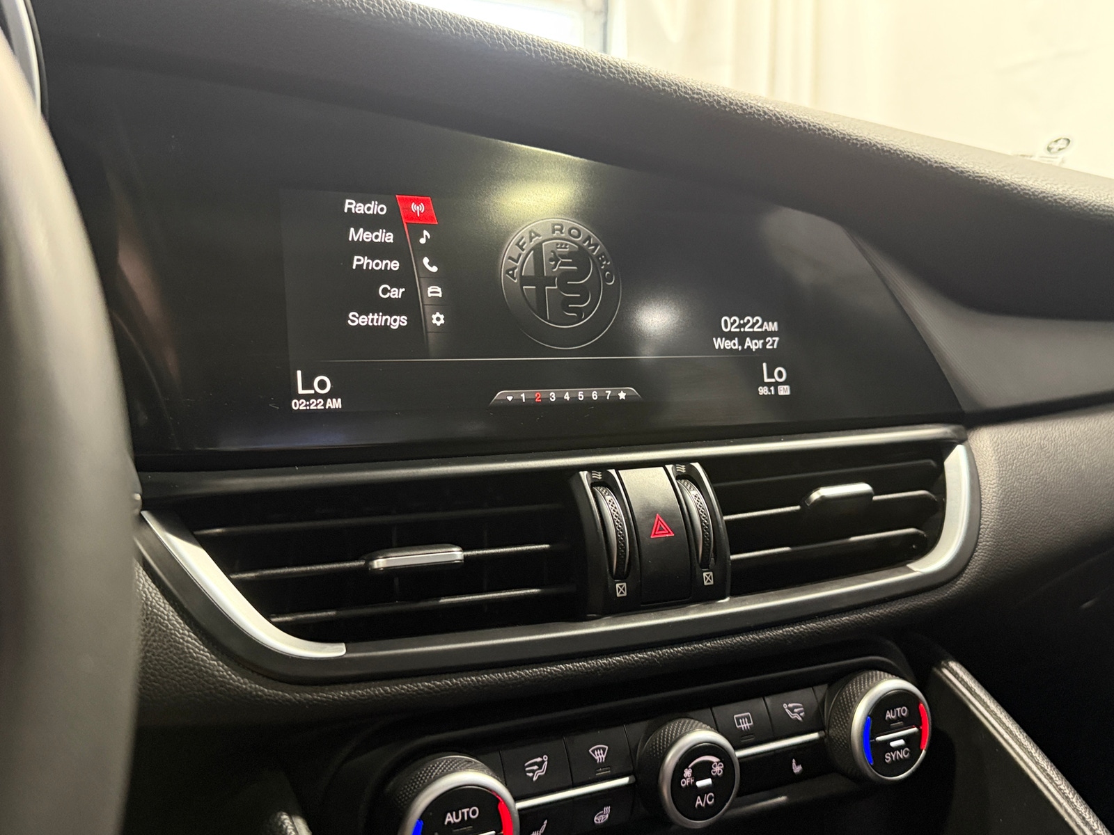 Thumbnail: 2019 Alfa Romeo Giulia - 3