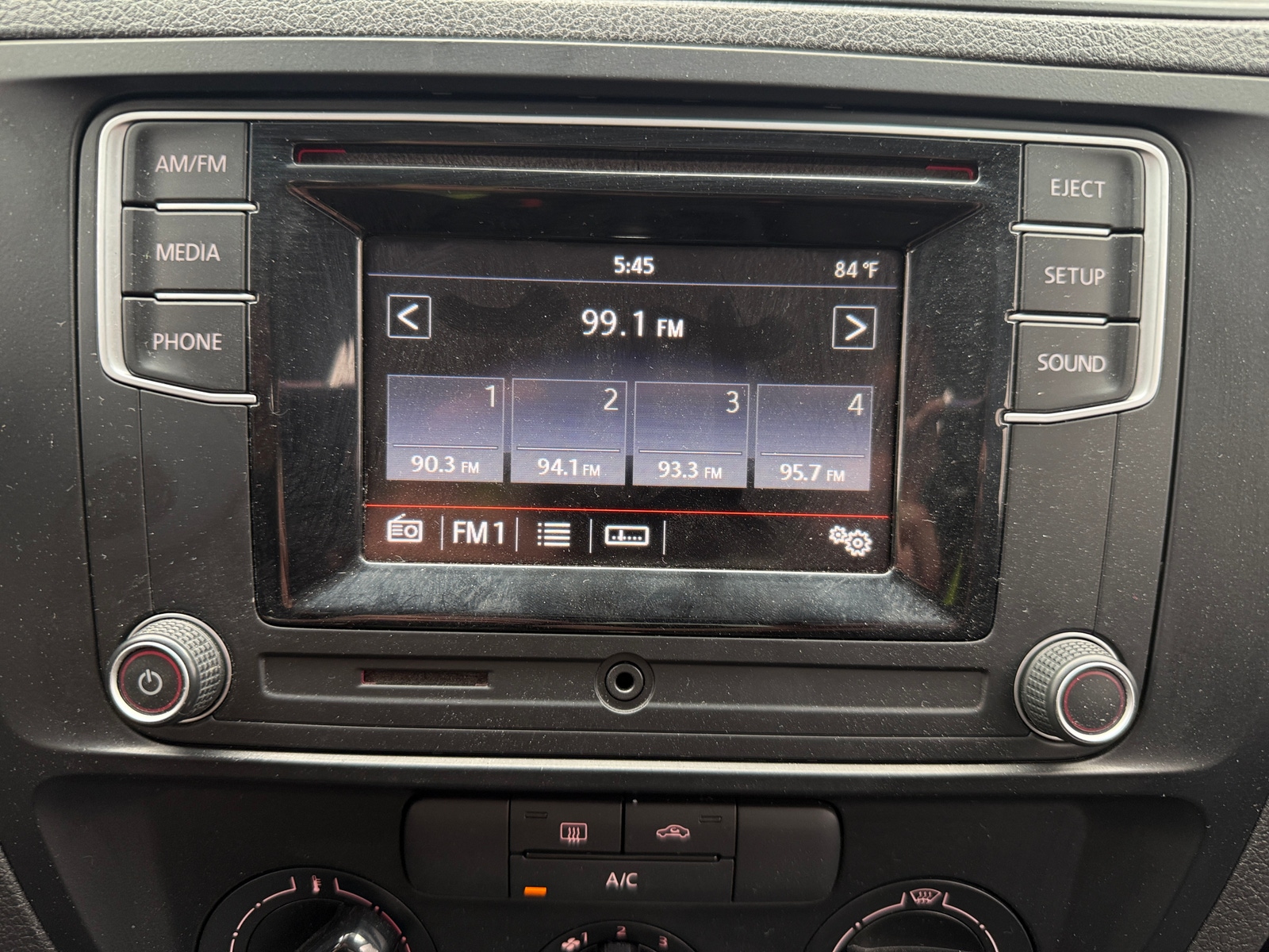 Thumbnail: 2016 Volkswagen Jetta - 4
