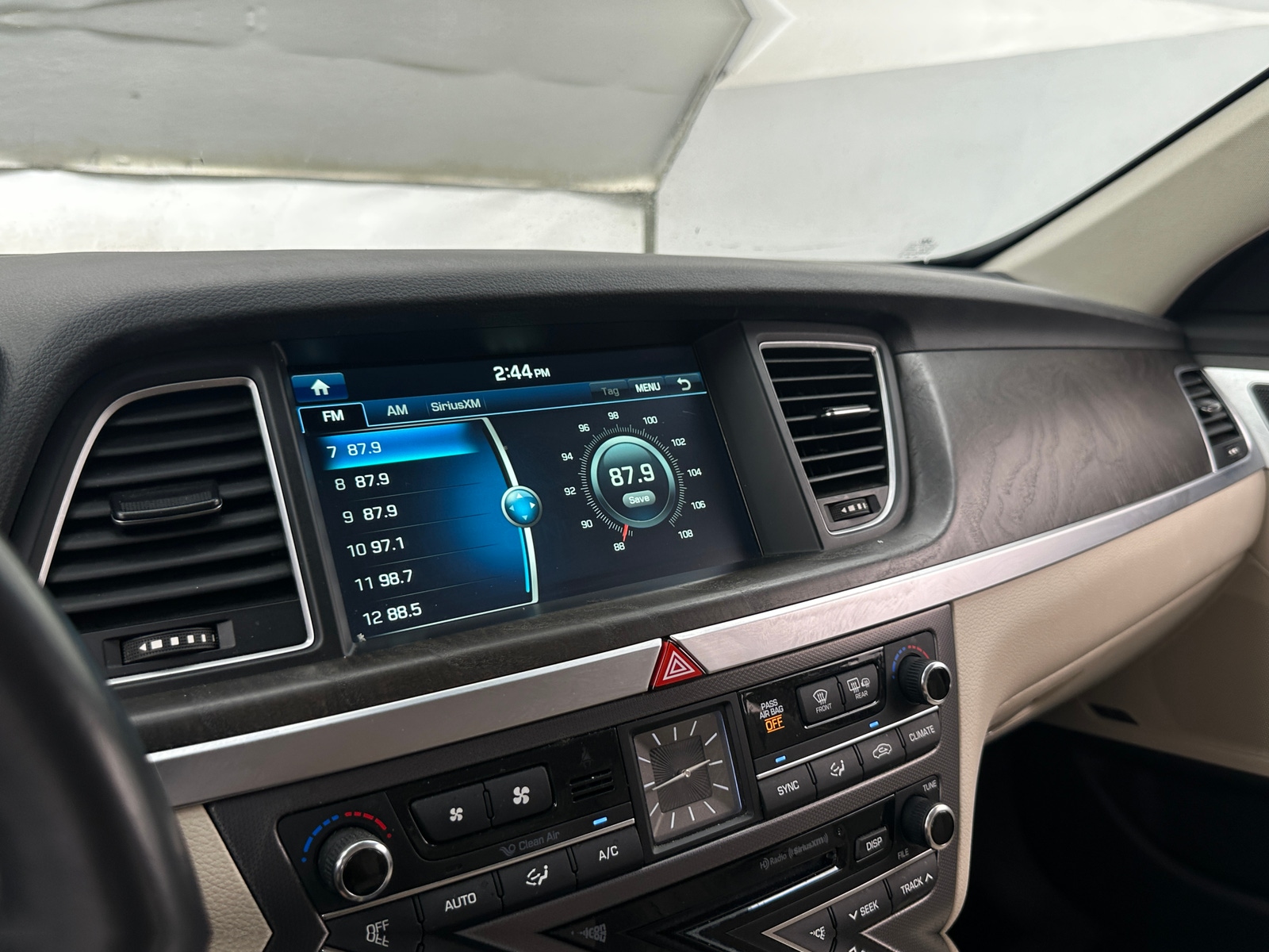 Thumbnail: 2015 Hyundai Genesis - 3