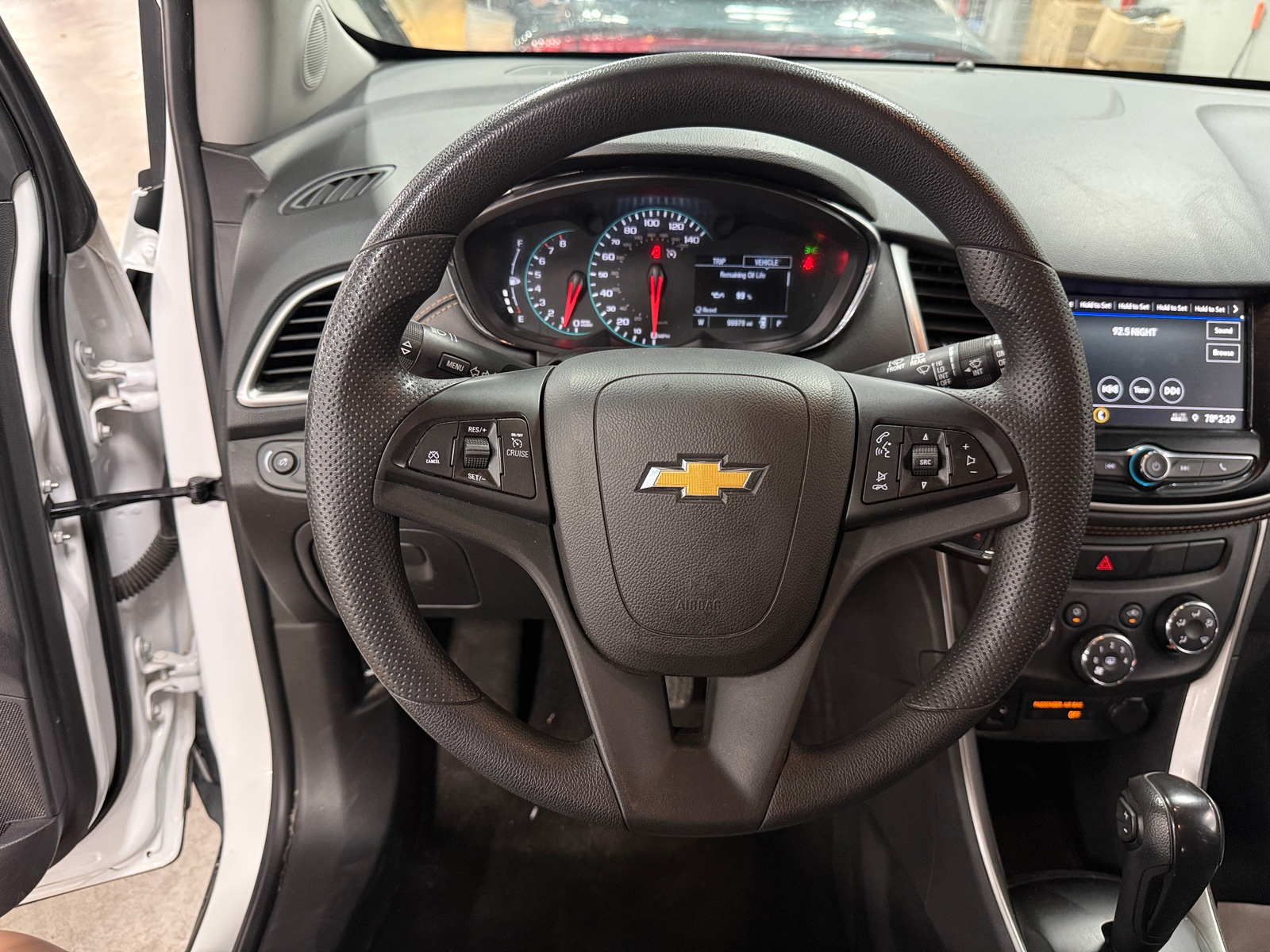 Thumbnail: 2022 Chevrolet Trax - 5