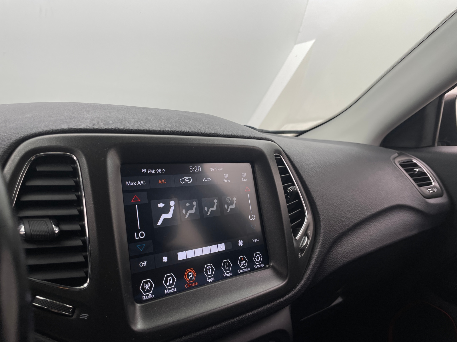 Thumbnail: 2020 Jeep Compass - 3