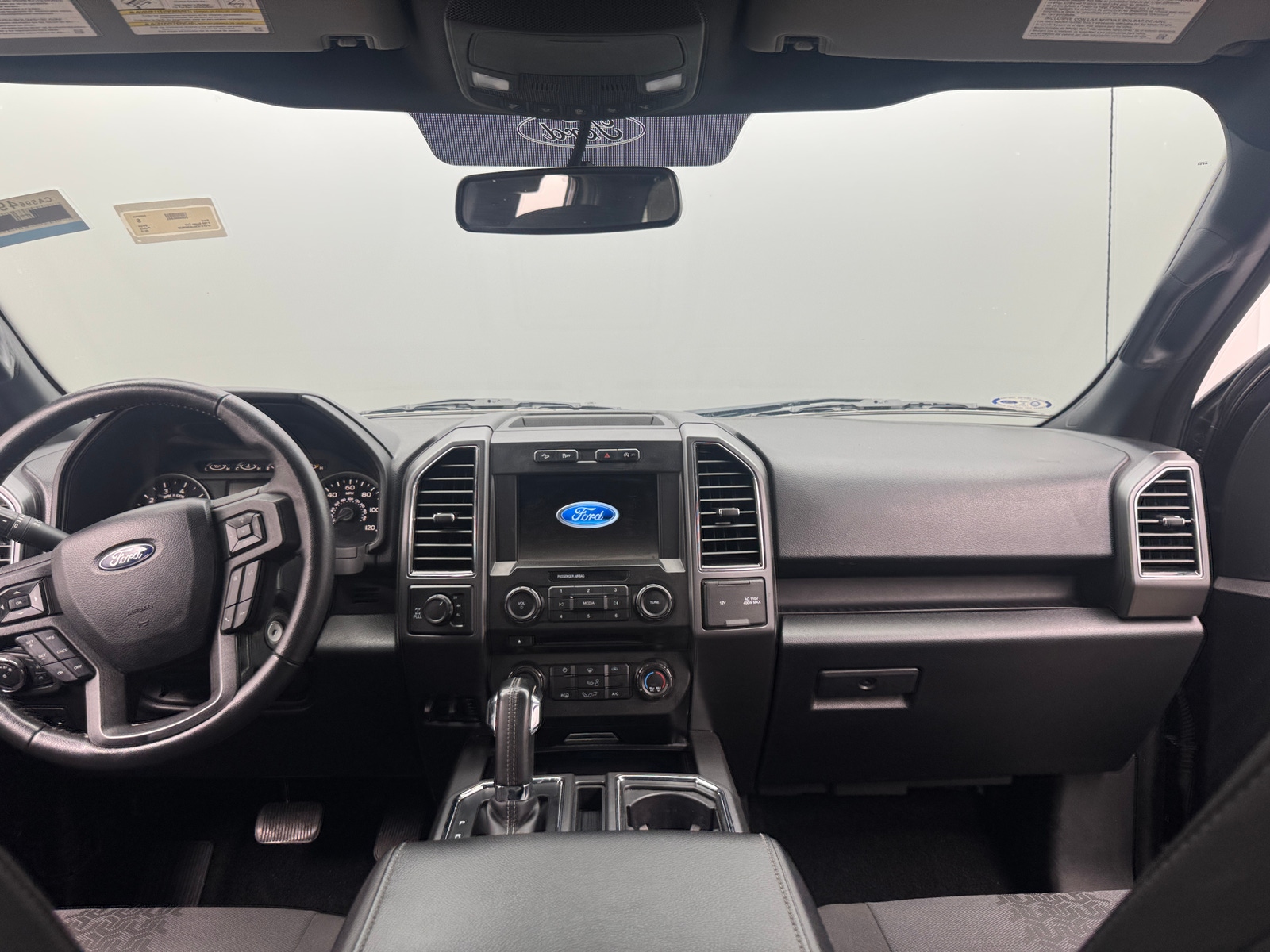 Thumbnail: 2018 Ford Econoline - 3
