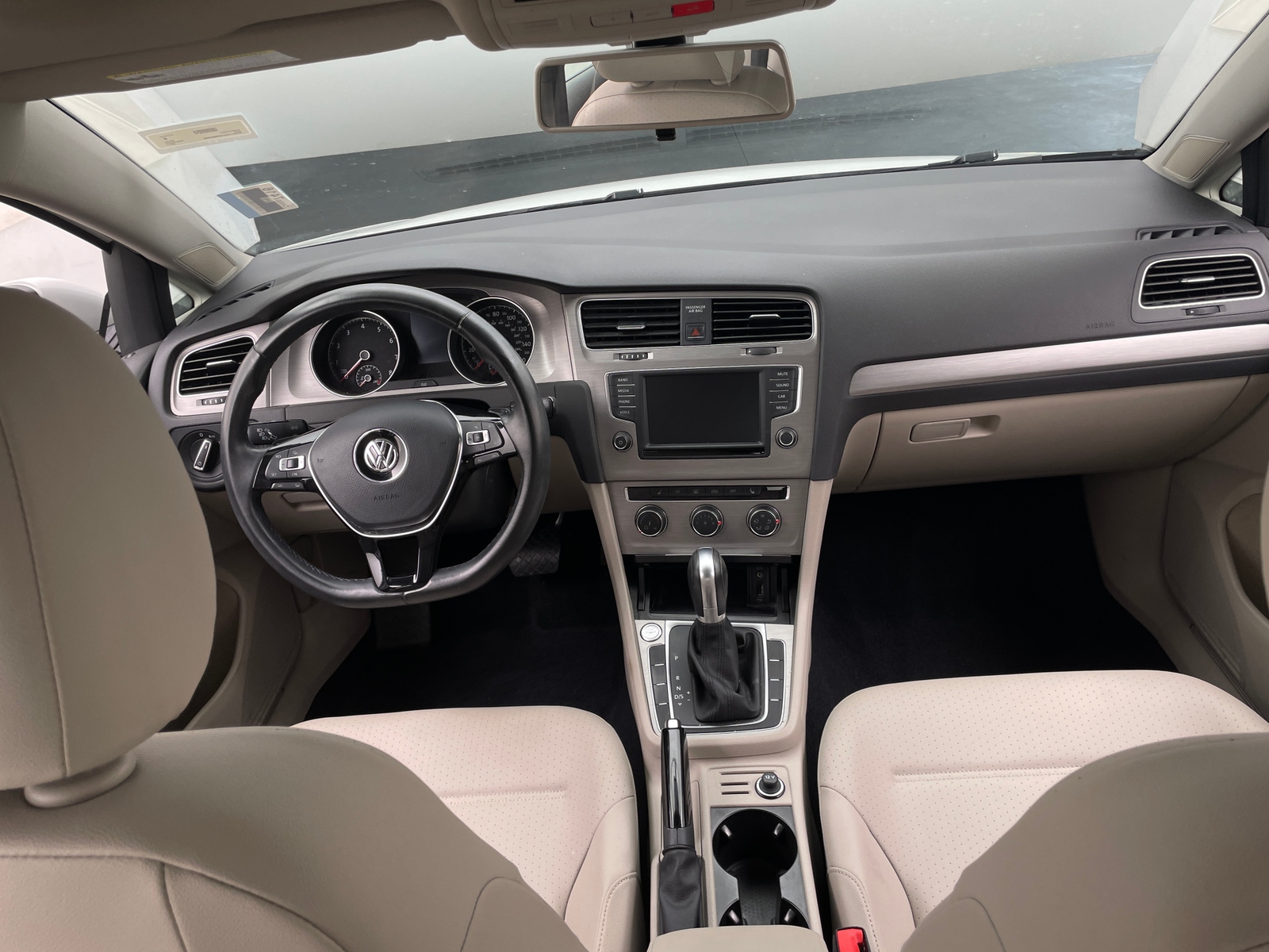 Thumbnail: 2017 Volkswagen Golf - 3