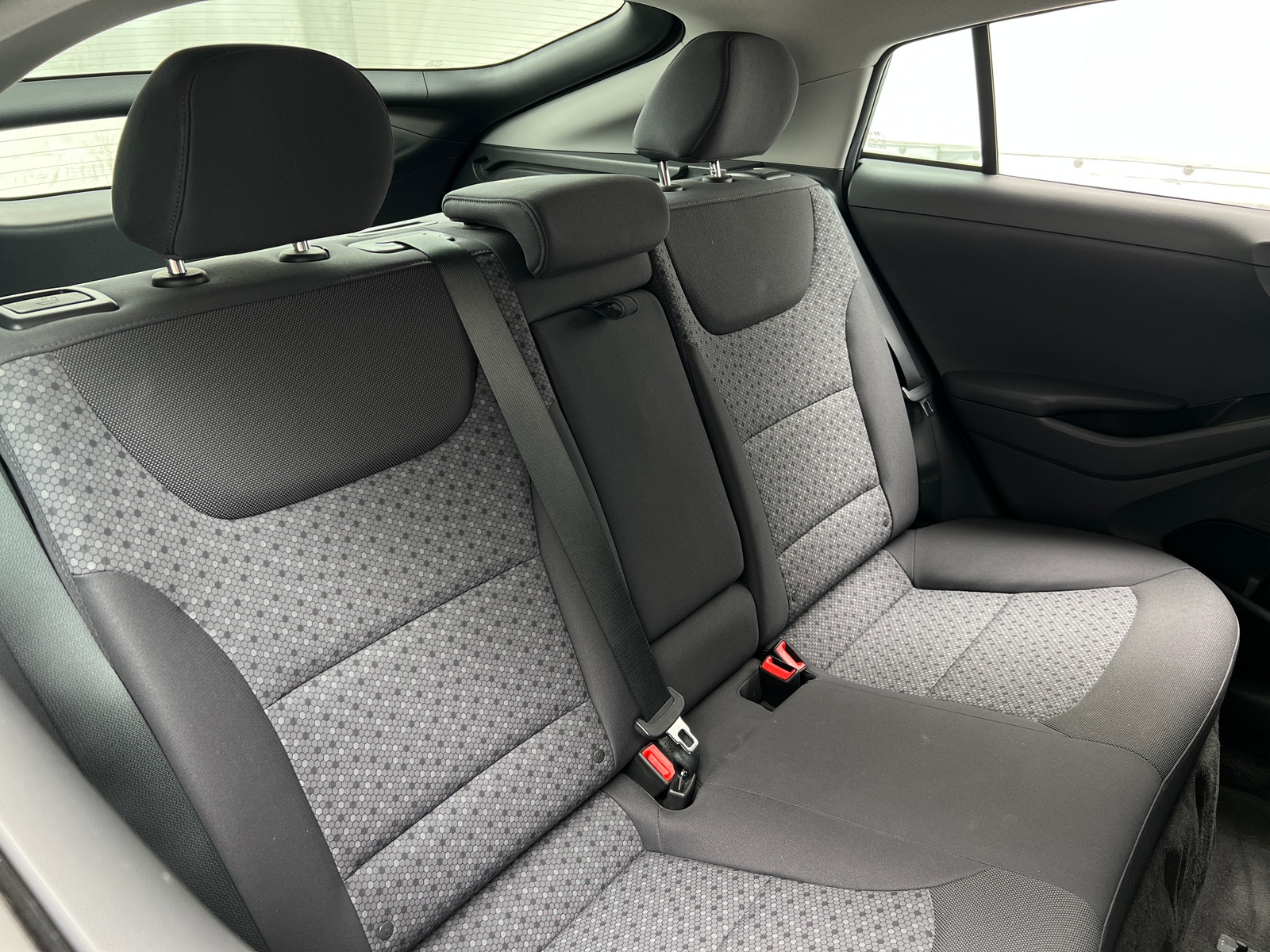 Thumbnail: 2018 Hyundai Ioniq - 6
