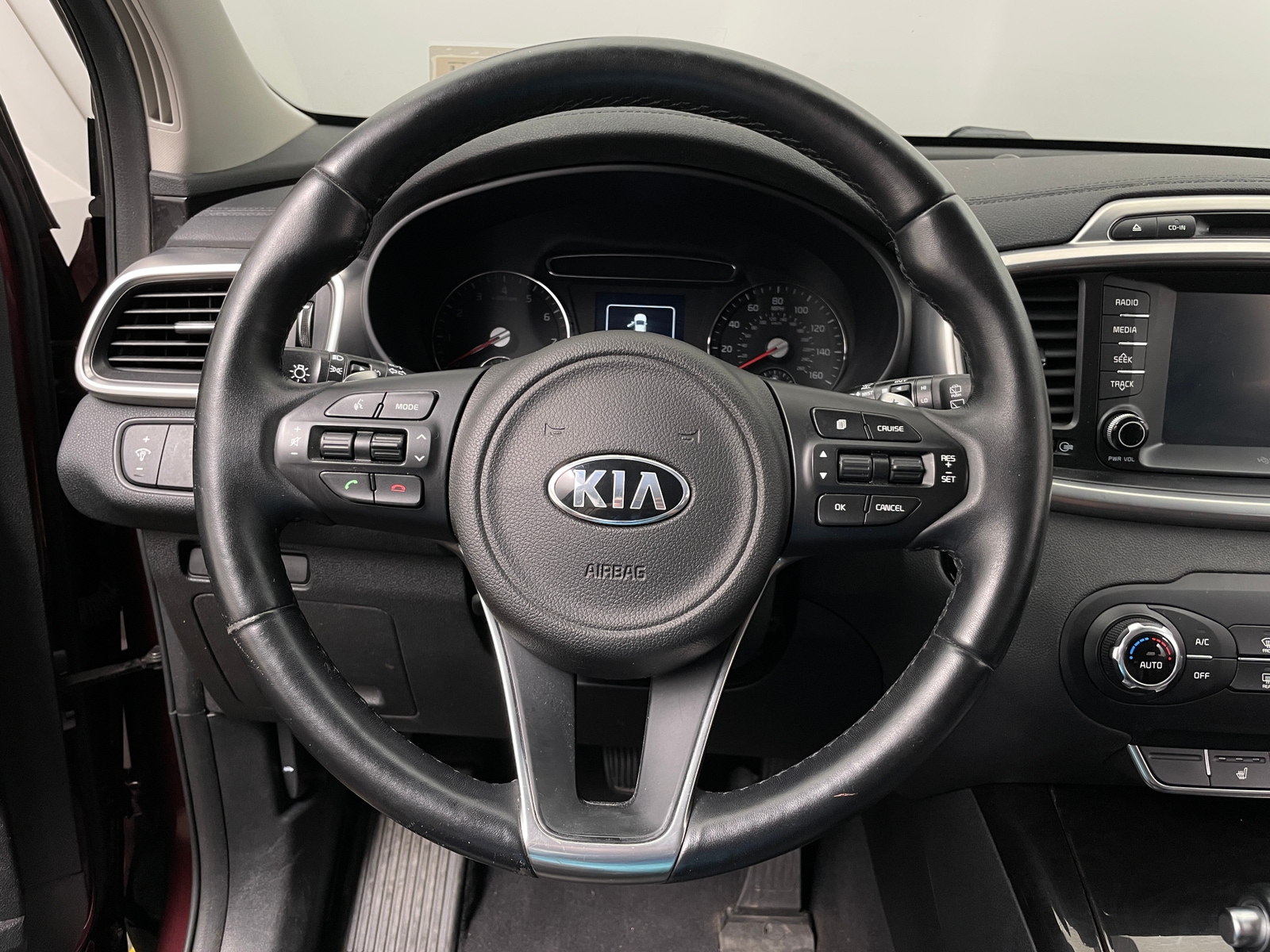 Thumbnail: 2017 Kia Sorento - 5