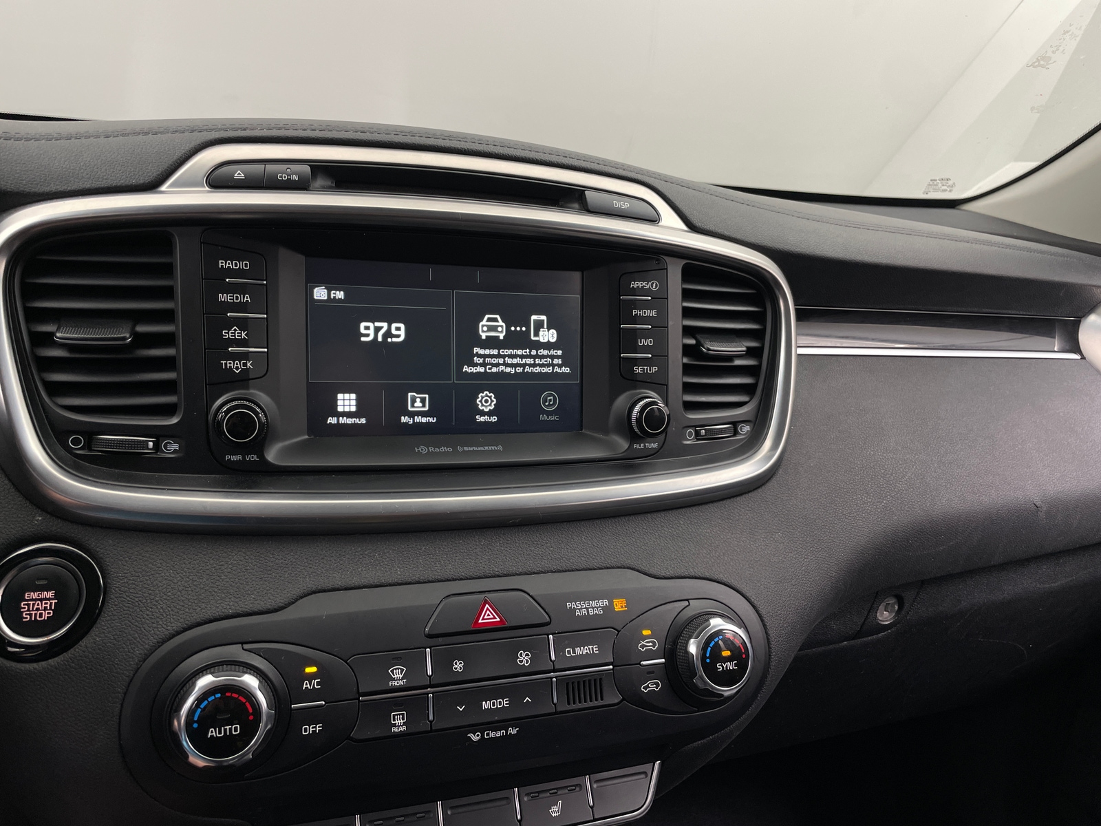 Thumbnail: 2017 Kia Sorento - 4