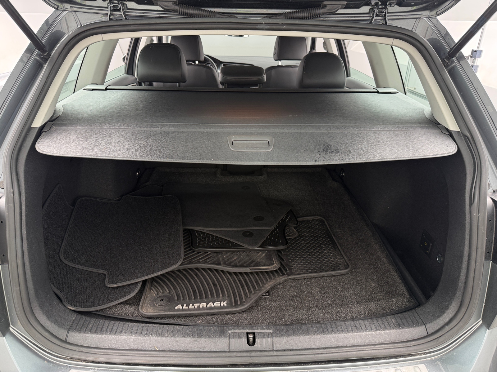 Thumbnail: 2019 Volkswagen Golf - 6