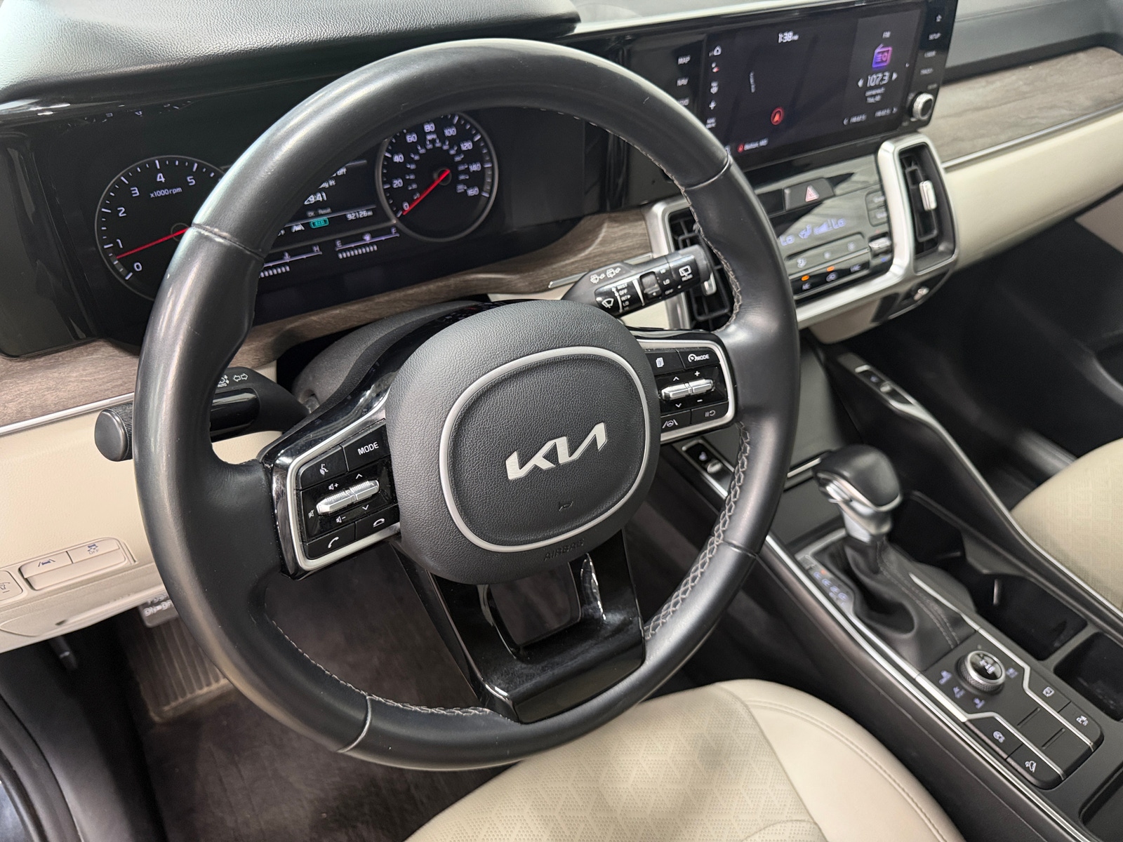 Thumbnail: 2022 Kia Sorento - 4