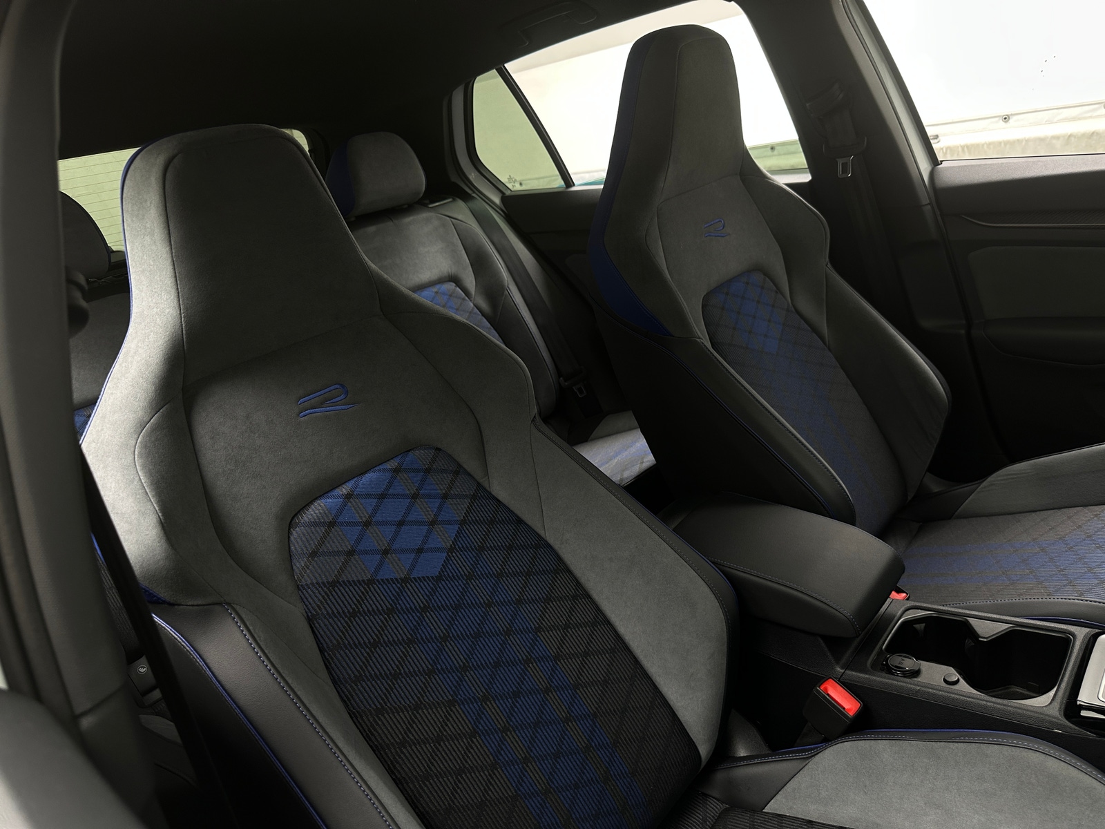 Thumbnail: 2025 Volkswagen Golf - 2