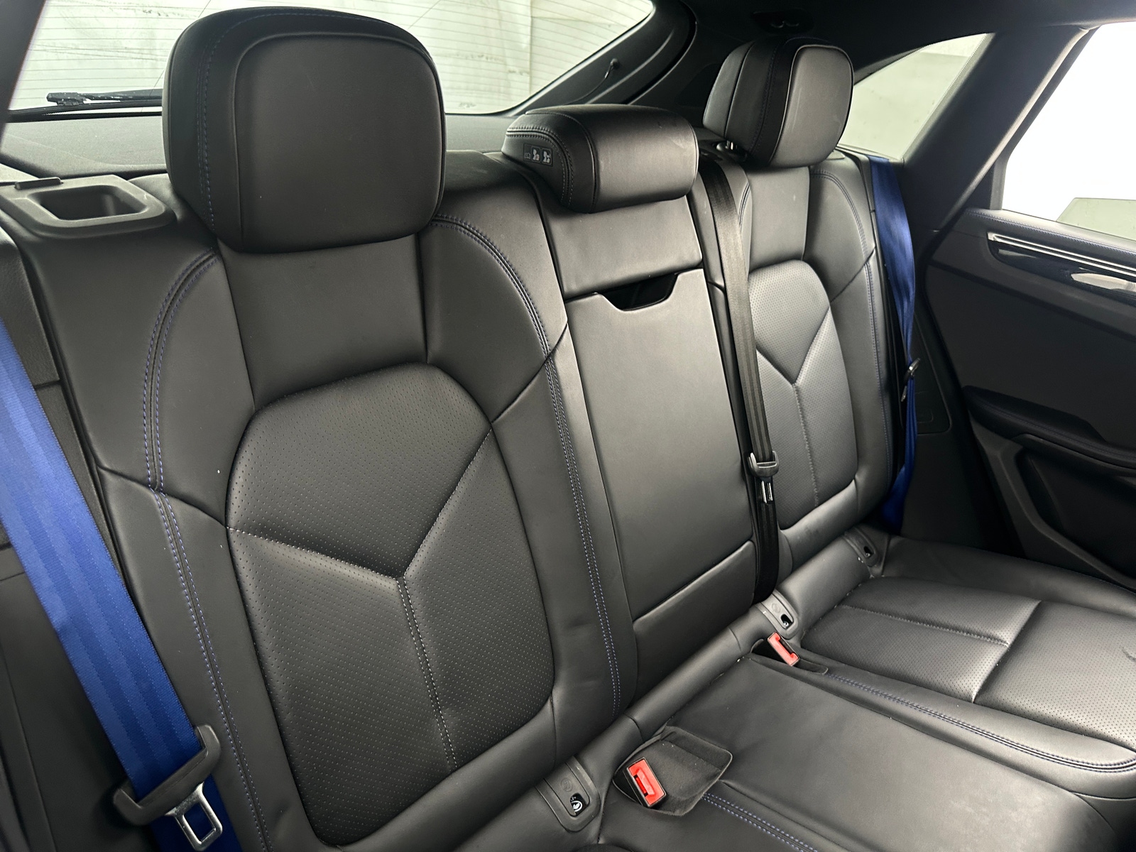 Thumbnail: 2023 Porsche Macan - 5