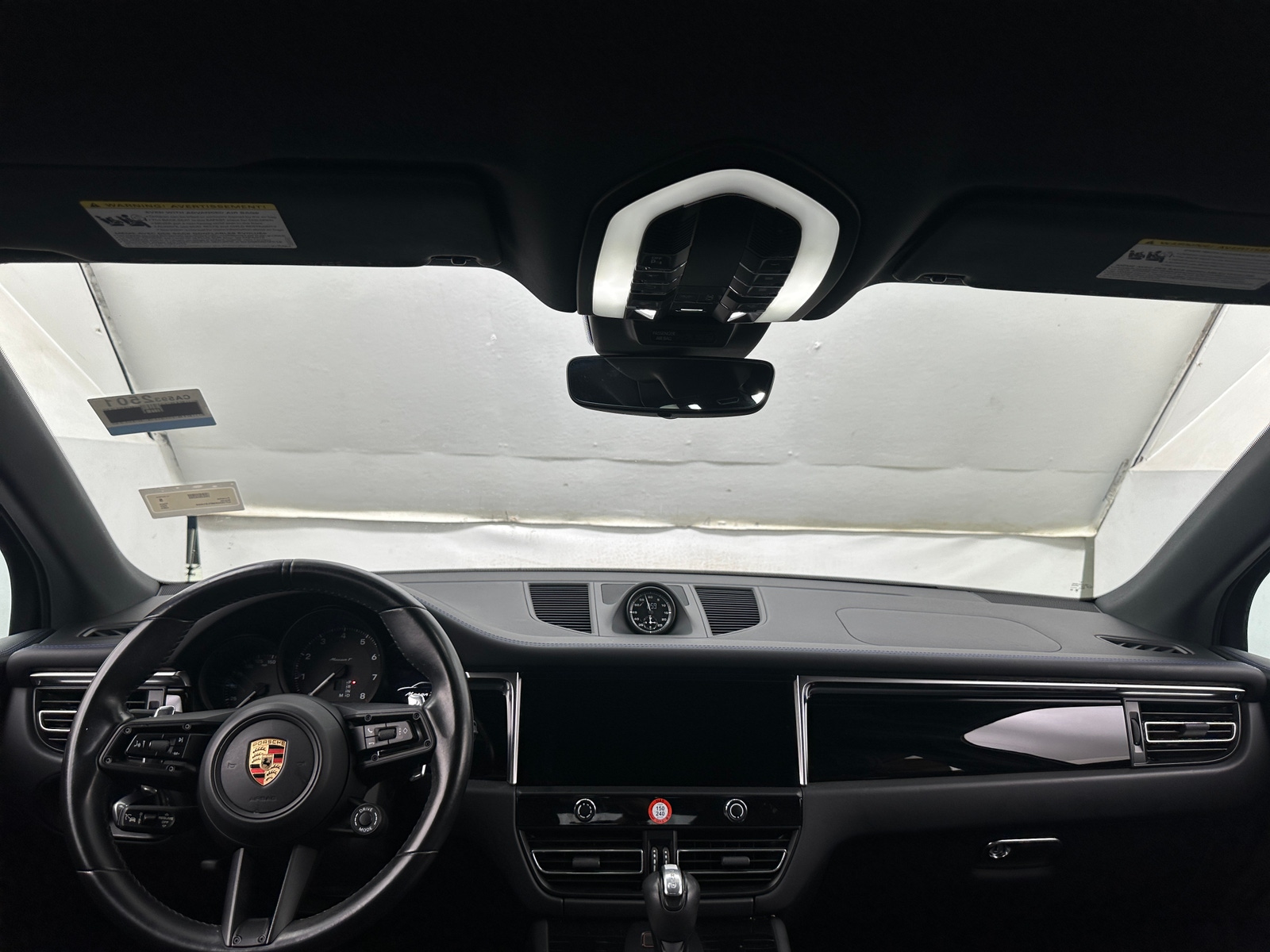 Thumbnail: 2023 Porsche Macan - 2