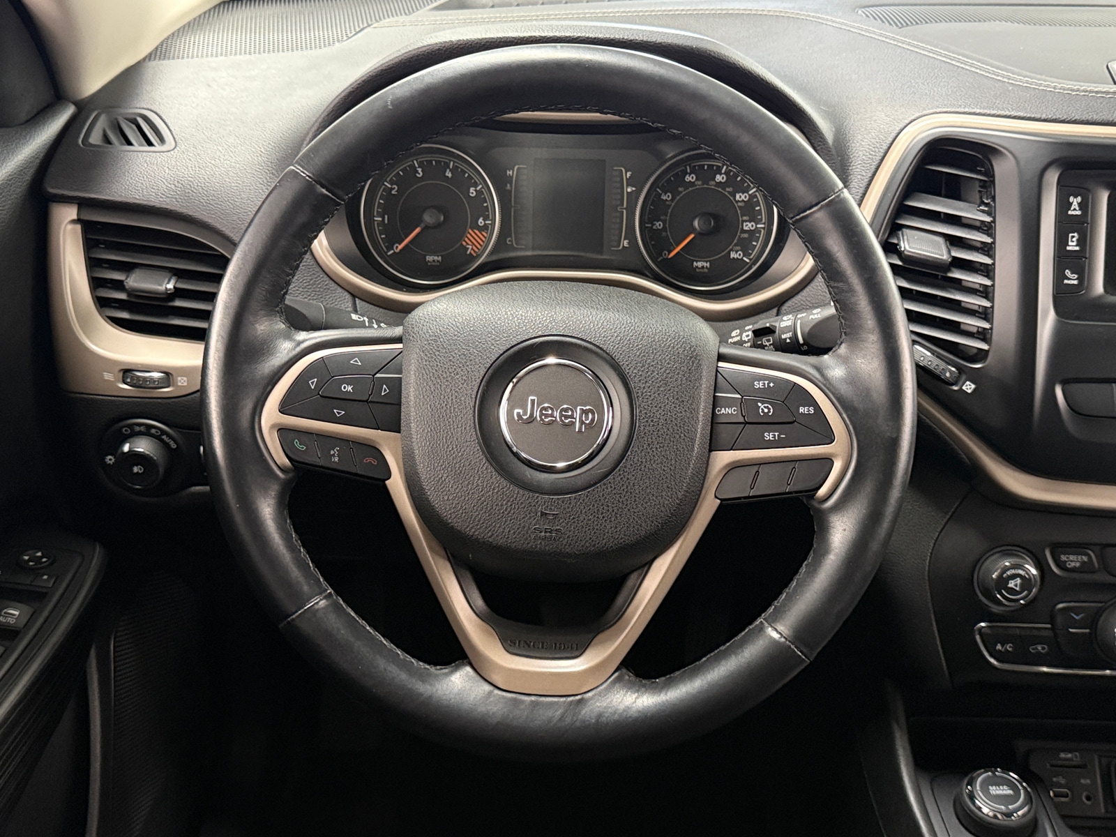 Thumbnail: 2015 Jeep Cherokee - 5
