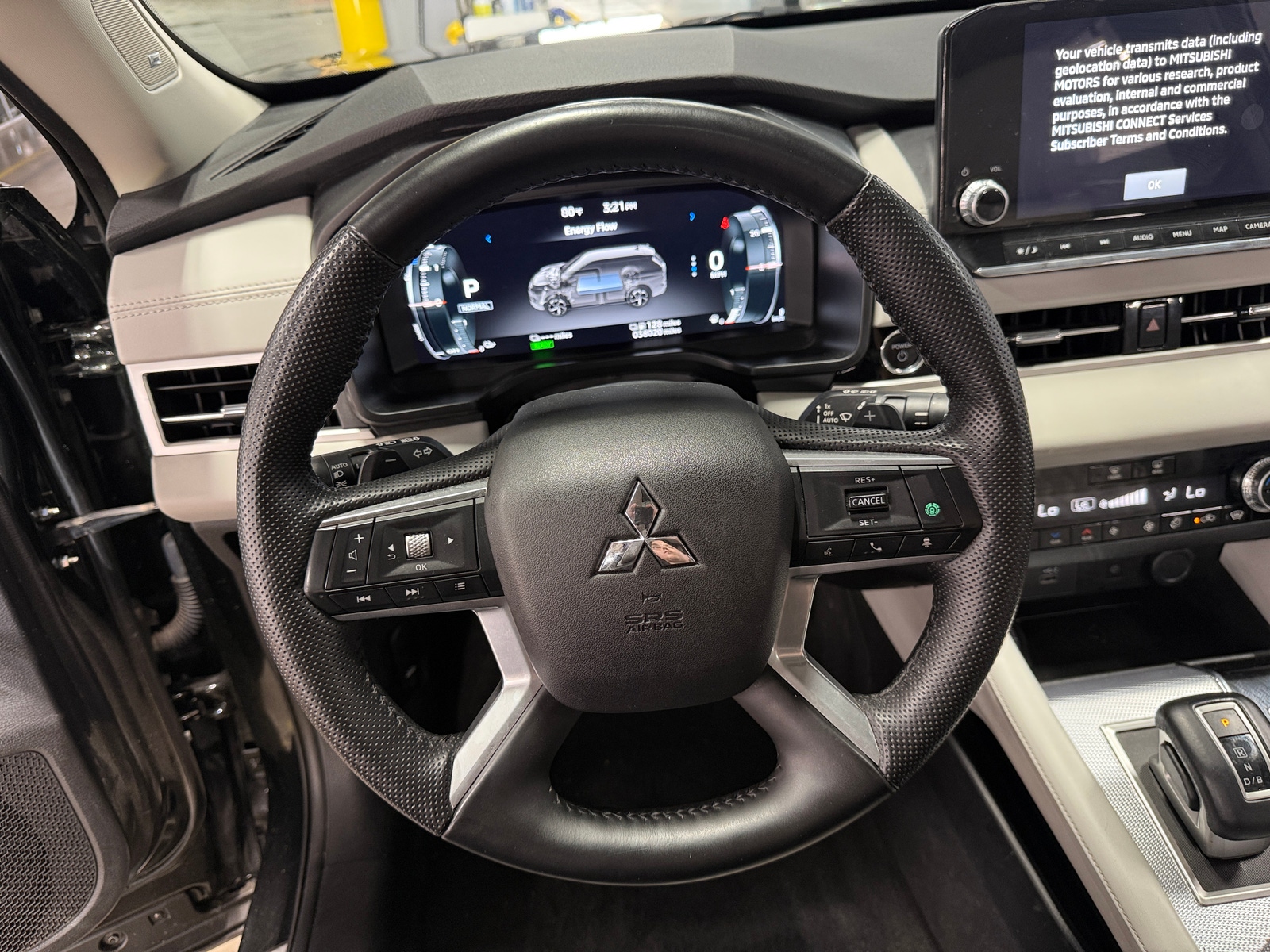 Thumbnail: 2025 Mitsubishi Outlander - 4