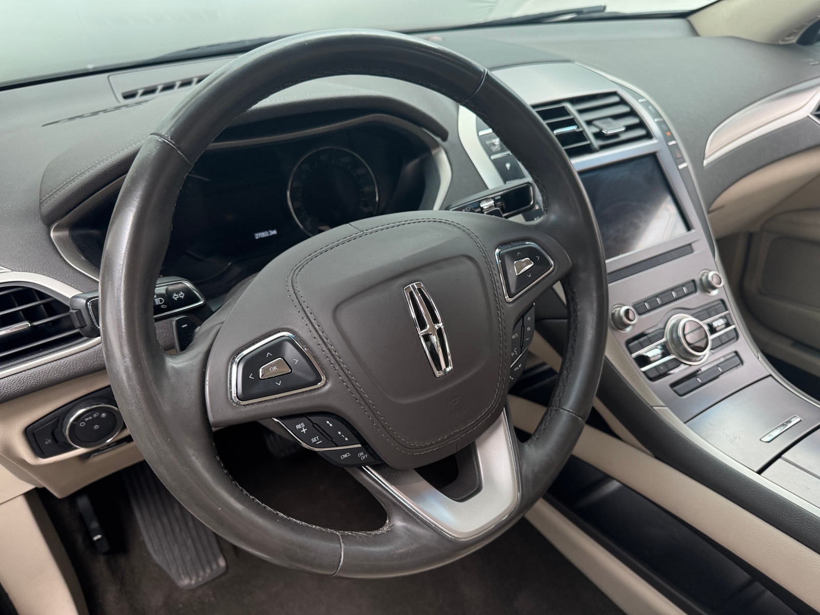 Thumbnail: 2020 Lincoln MKZ - 4