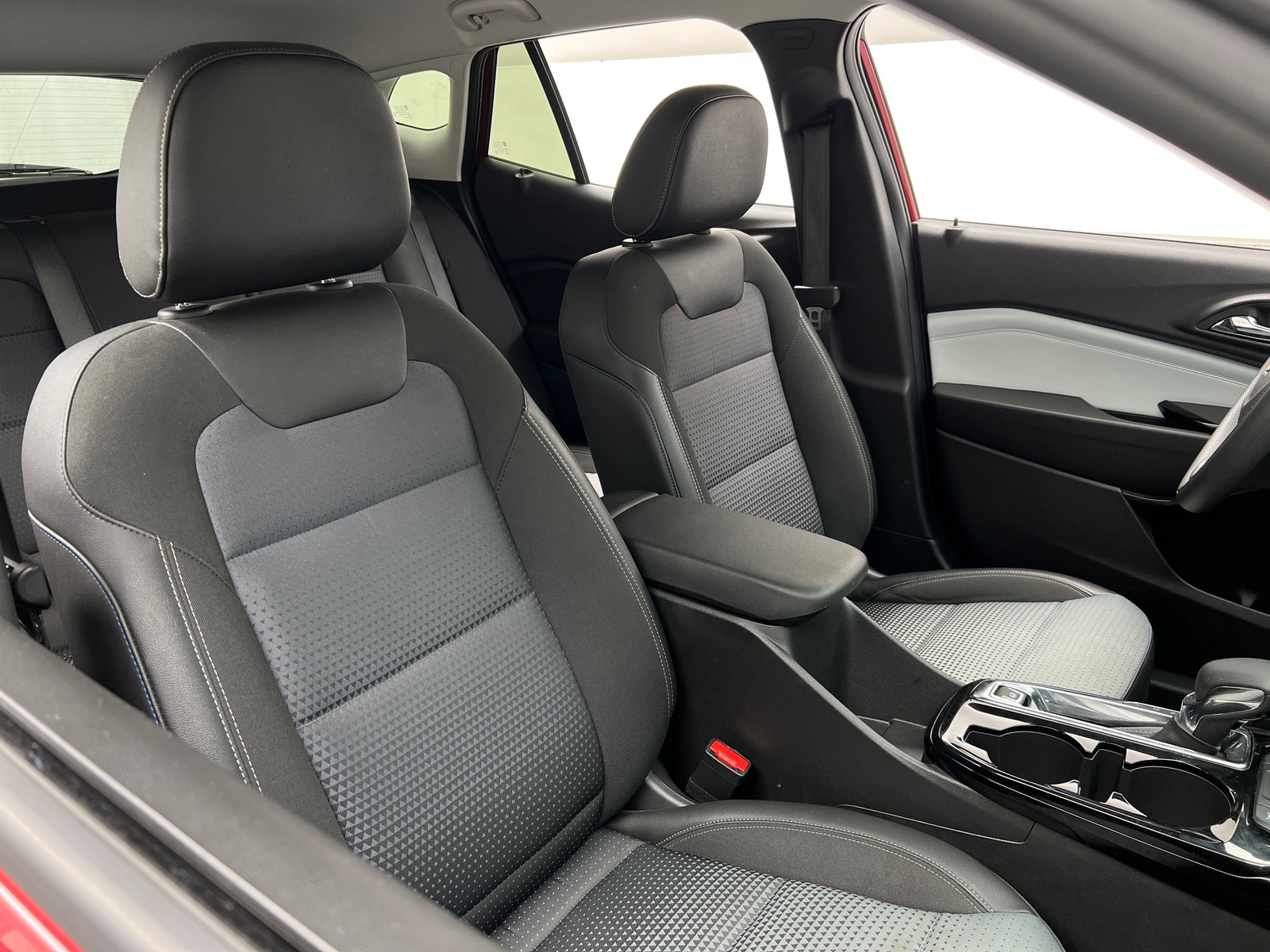 Thumbnail: 2025 Chevrolet Trax - 2