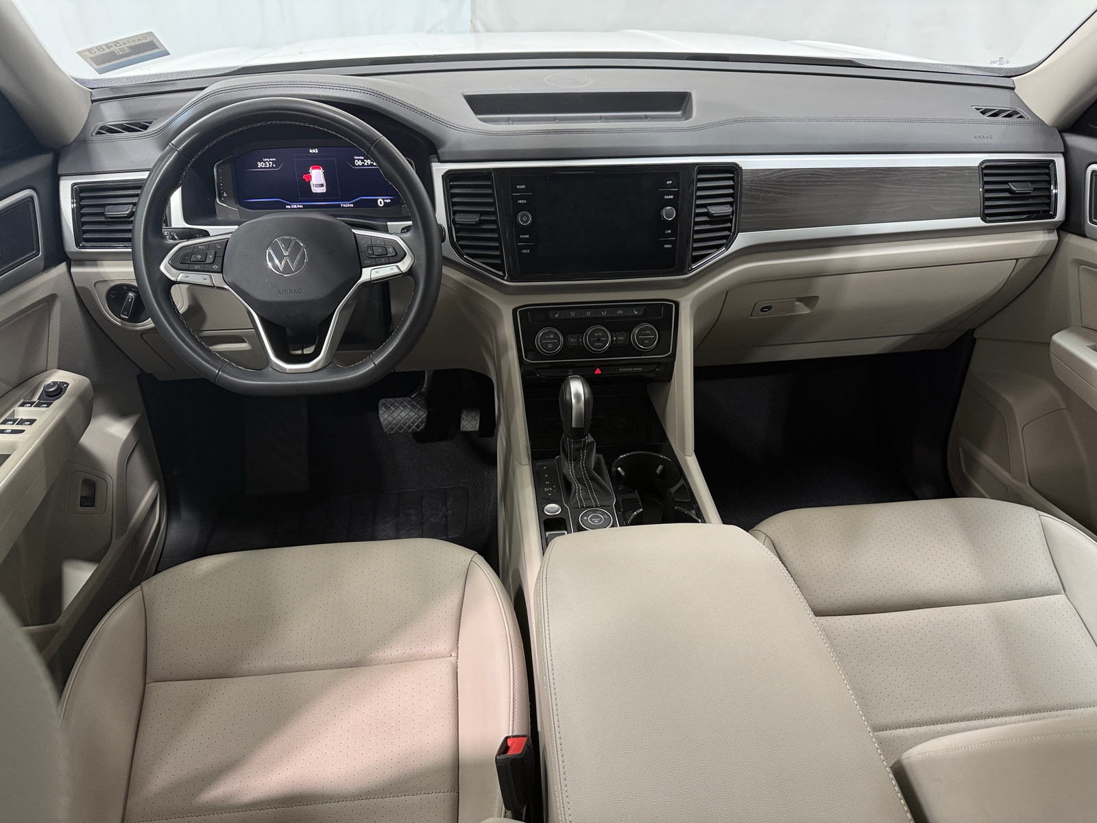Thumbnail: 2023 Volkswagen Atlas - 2