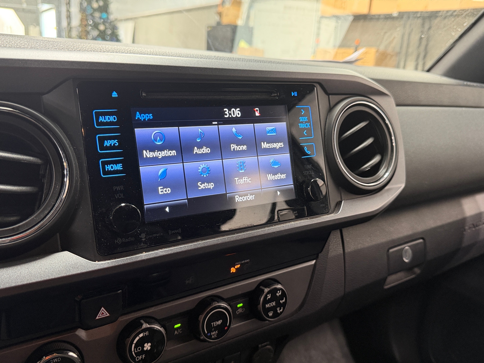 Thumbnail: 2018 Toyota Tacoma - 4