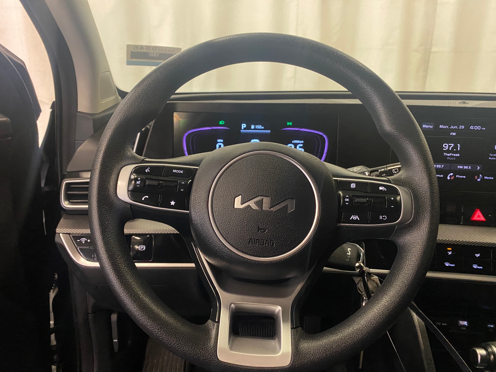 Thumbnail: 2023 Kia Sportage - 5