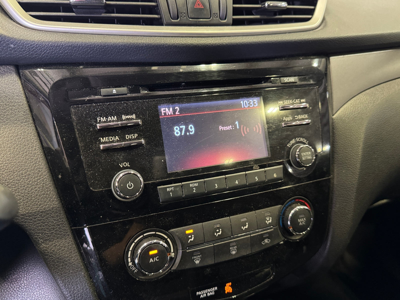 Thumbnail: 2016 Nissan Rogue - 4