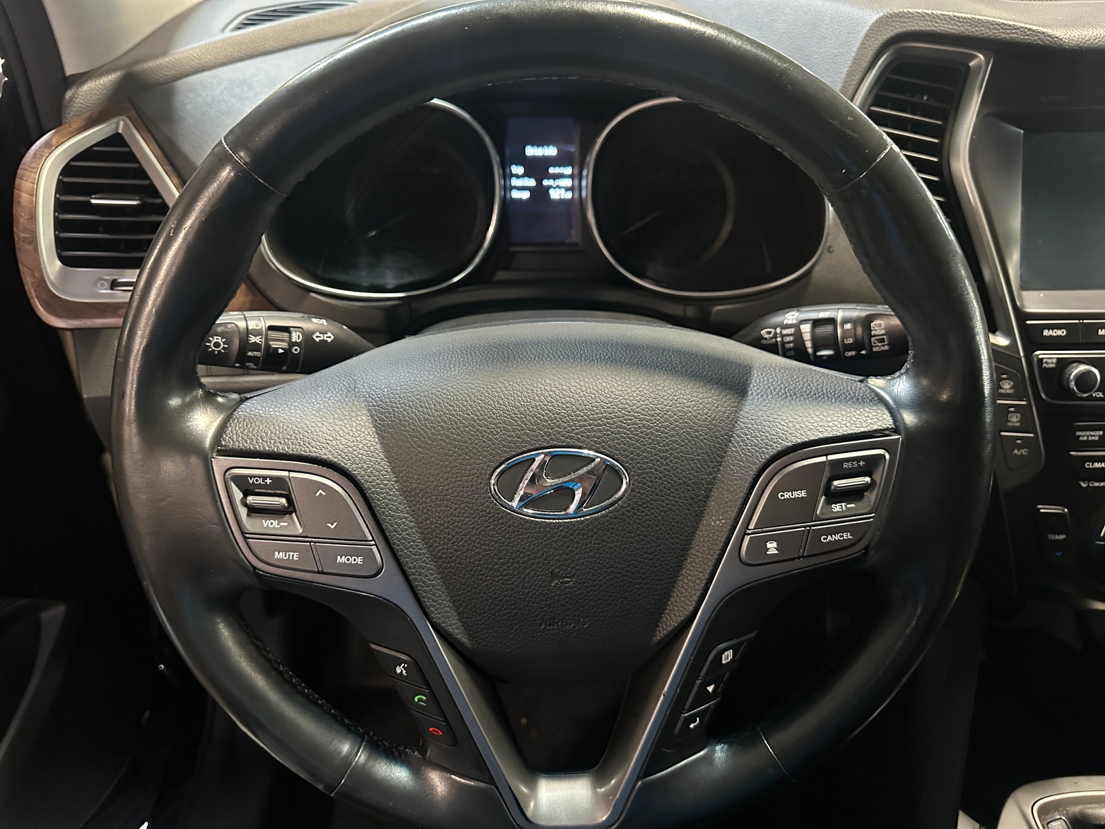 Thumbnail: 2019 Hyundai Santa Fe - 4