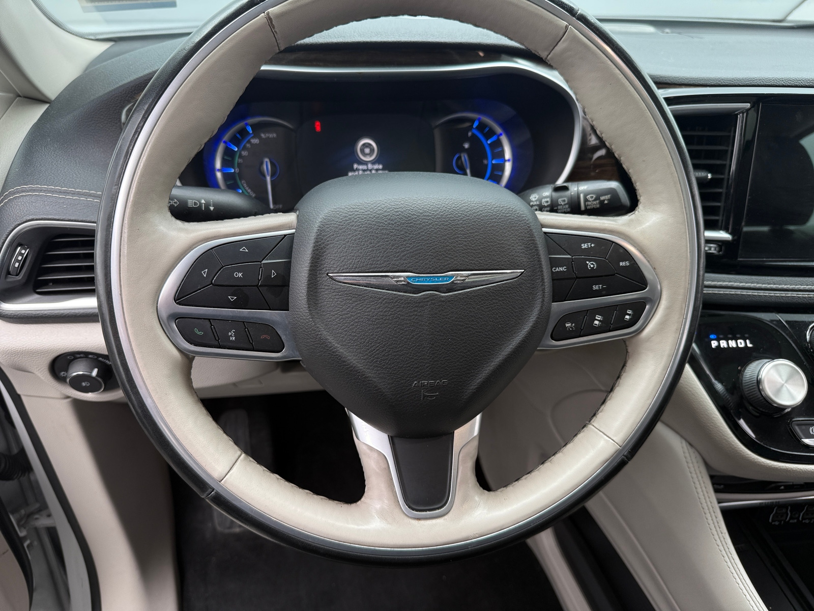 Thumbnail: 2021 Chrysler Pacifica - 4