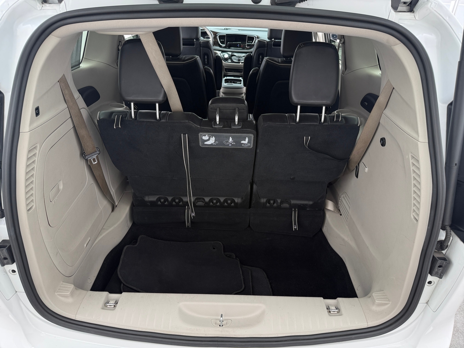 Thumbnail: 2021 Chrysler Pacifica - 6