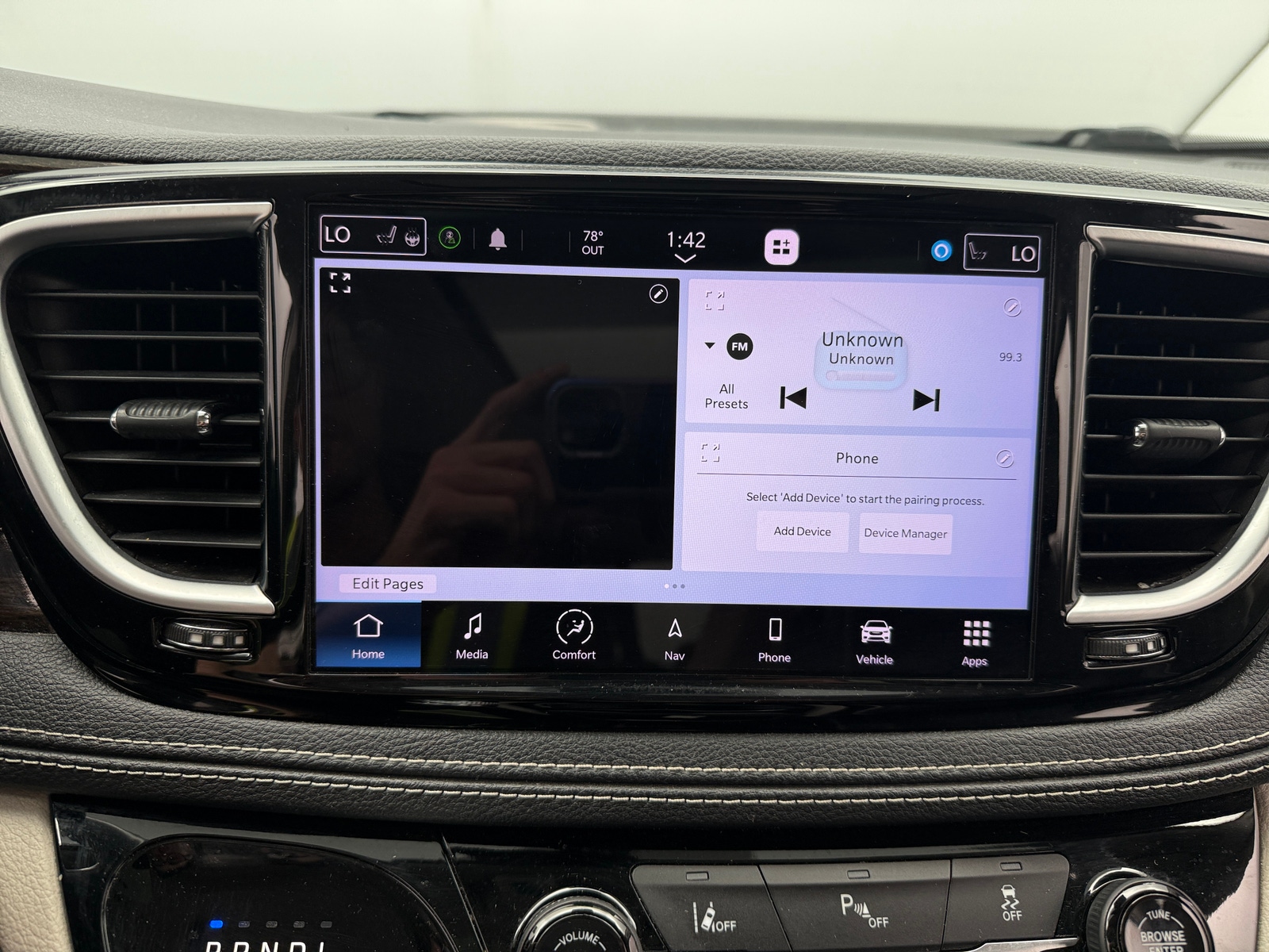 Thumbnail: 2021 Chrysler Pacifica - 3