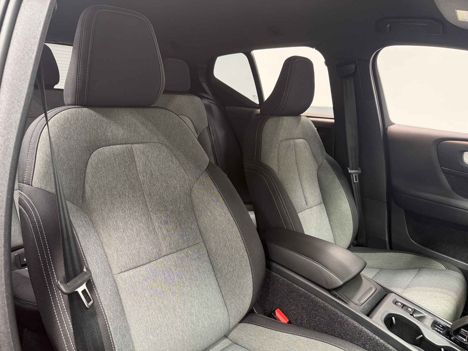 Thumbnail: 2024 Volvo XC40 - 2