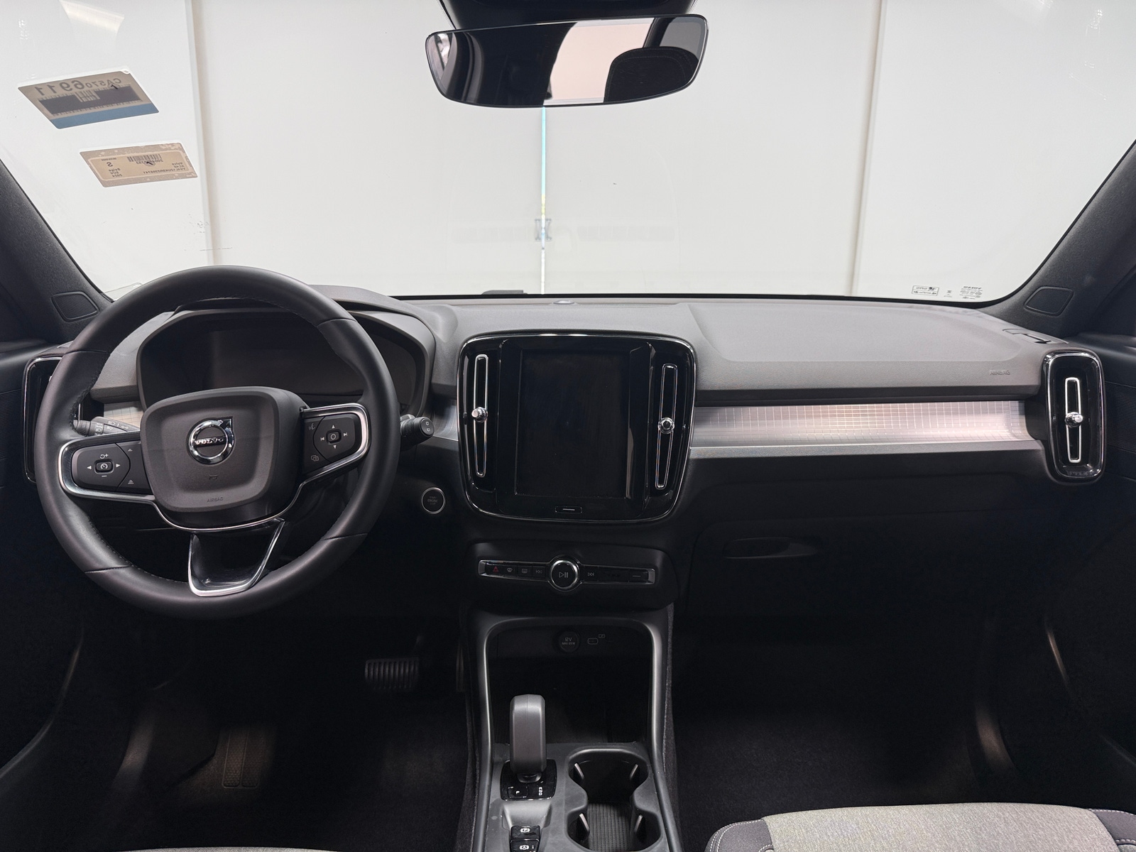 Thumbnail: 2024 Volvo XC40 - 3