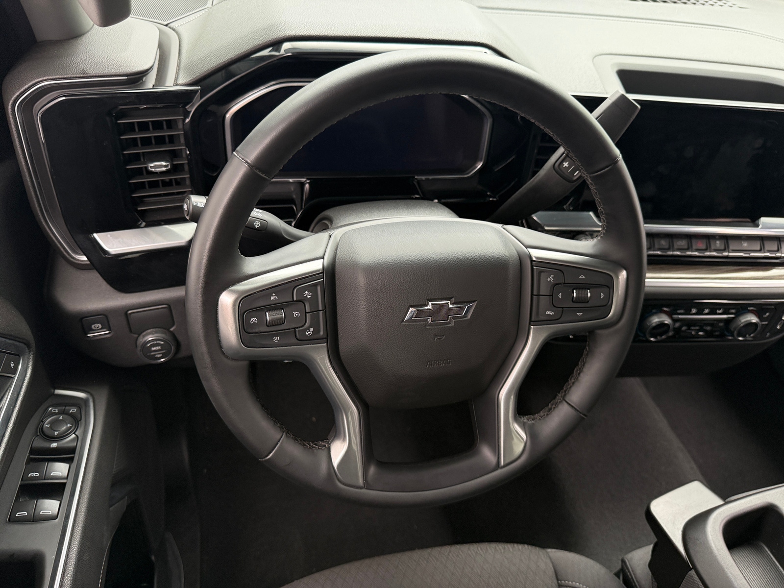 Thumbnail: 2026 Chevrolet Silverado 1500 - 5