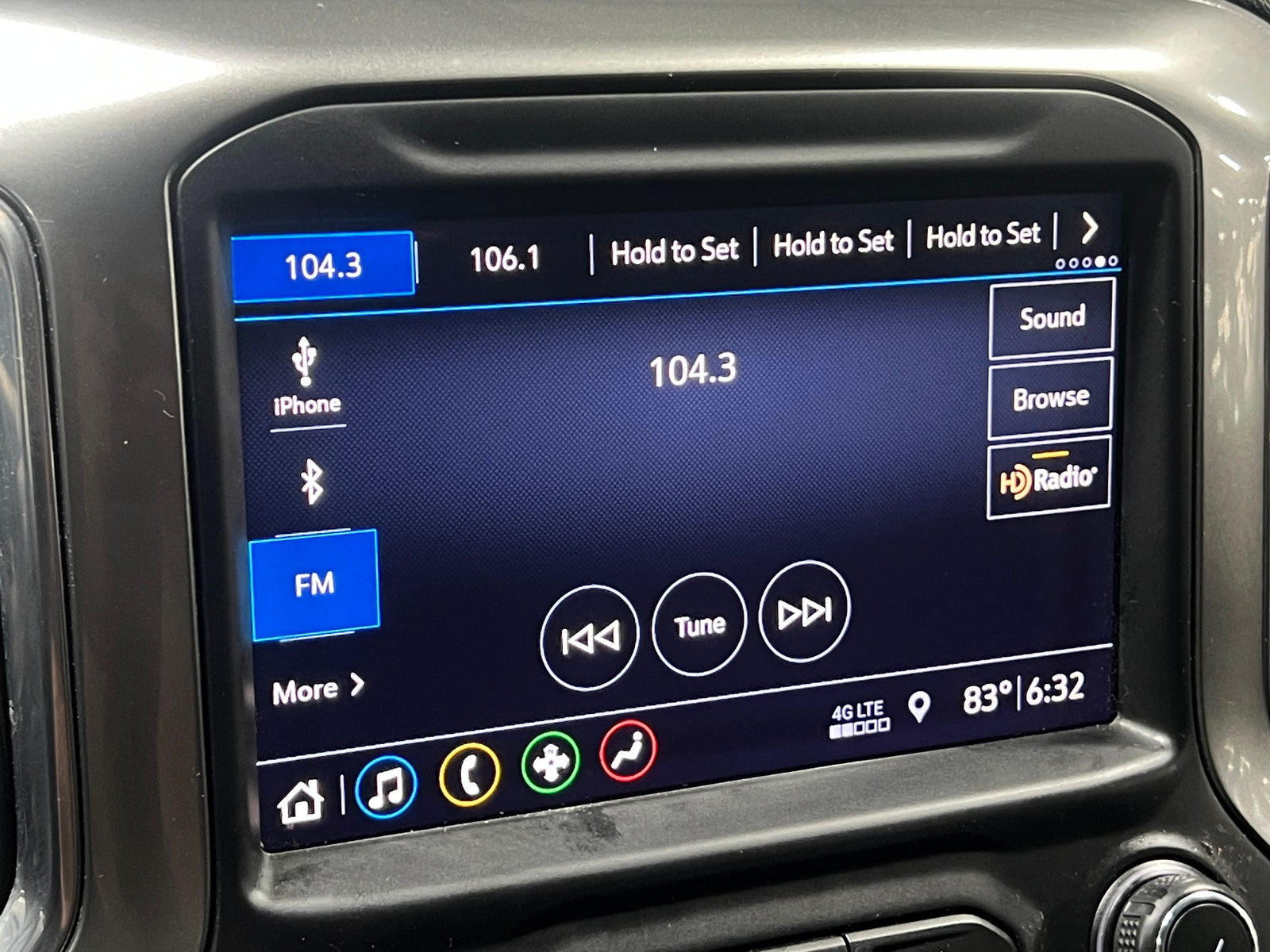 Thumbnail: 2019 Chevrolet Silverado 1500 - 4