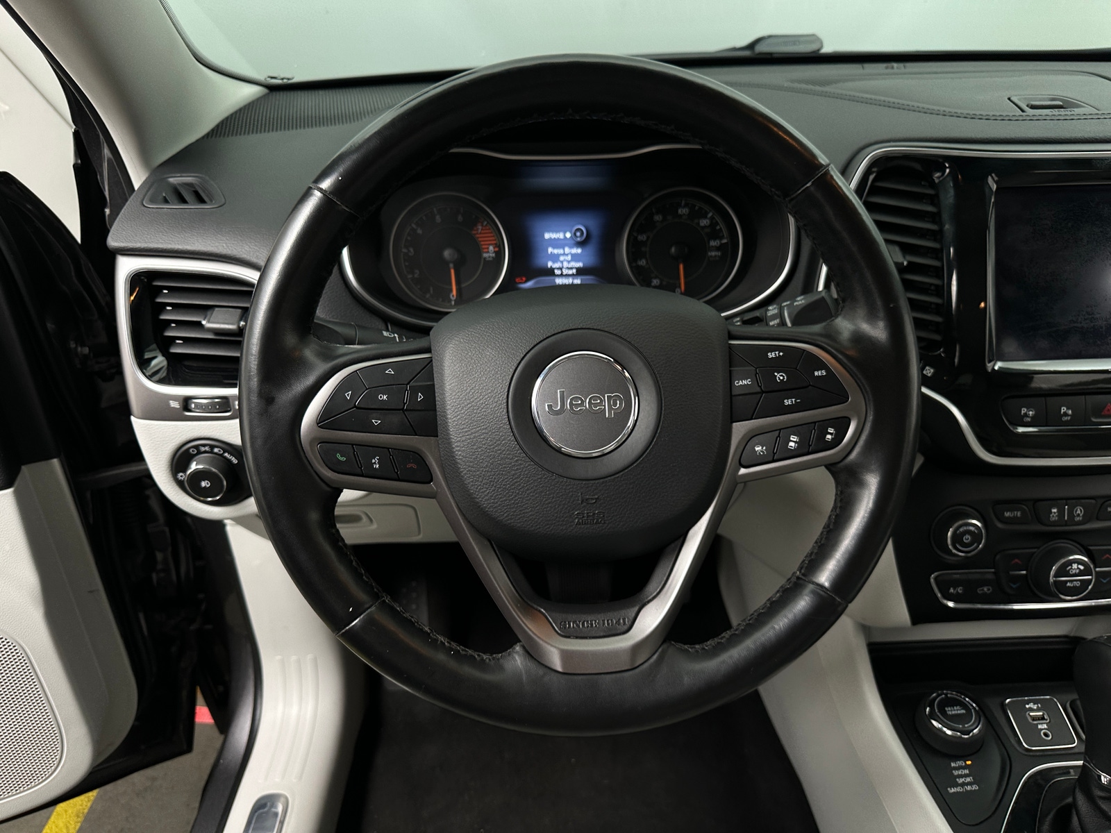 Thumbnail: 2020 Jeep Cherokee - 4
