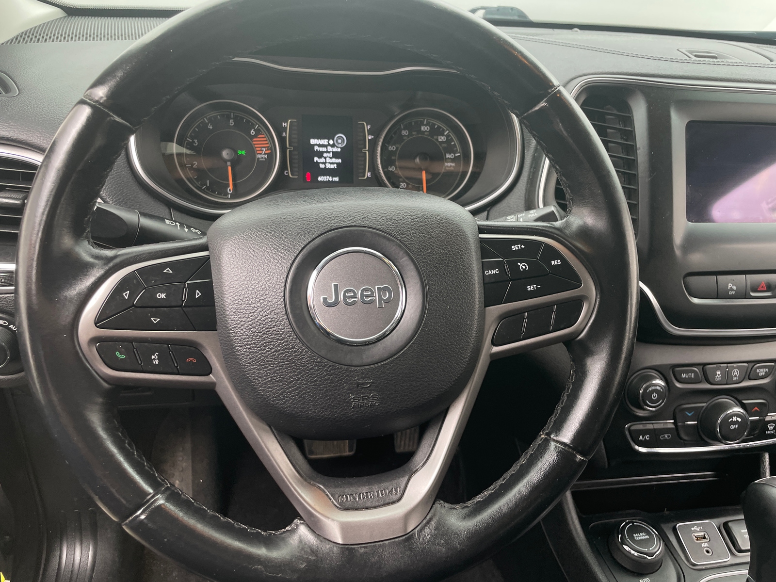Thumbnail: 2019 Jeep Cherokee - 5