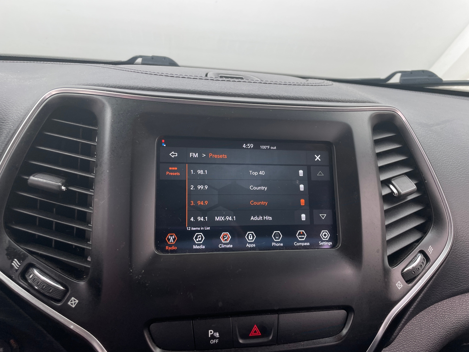 Thumbnail: 2019 Jeep Cherokee - 4