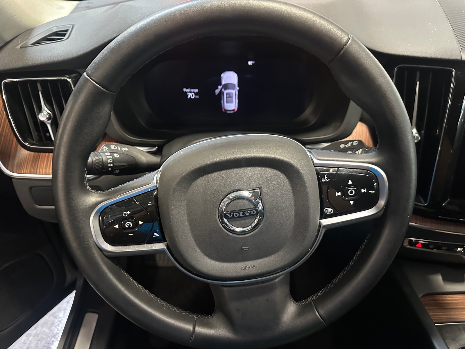 Thumbnail: 2024 Volvo XC60 - 4