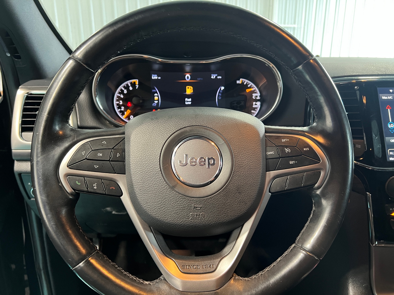 Thumbnail: 2019 Jeep Grand Cherokee - 4