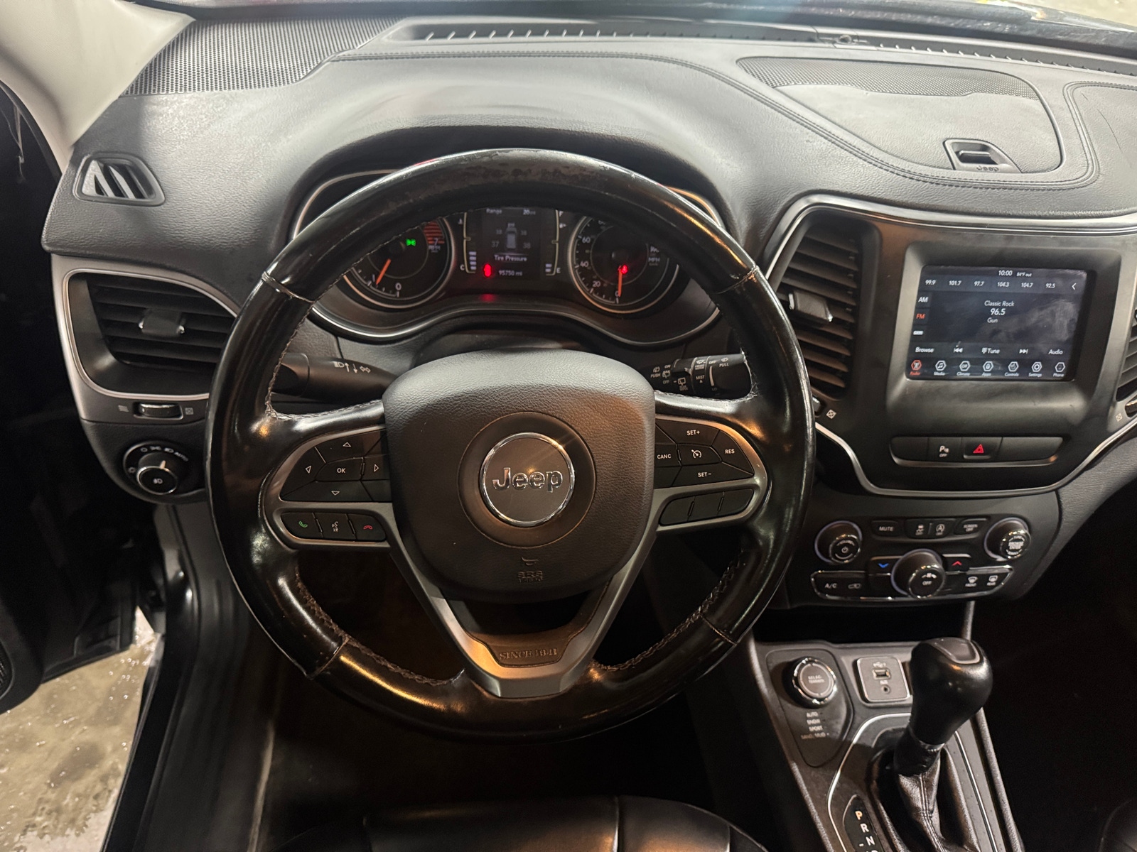 Thumbnail: 2020 Jeep Cherokee - 5