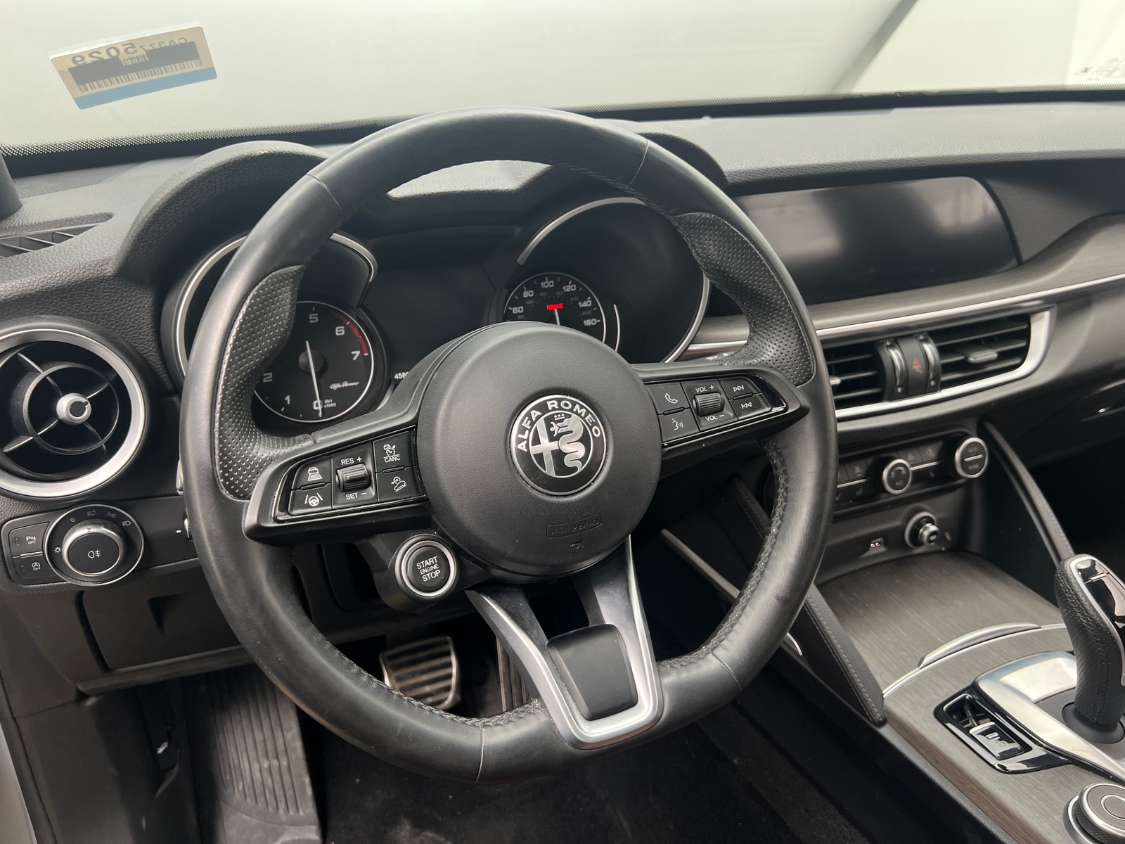 Thumbnail: 2022 Alfa Romeo Stelvio - 4
