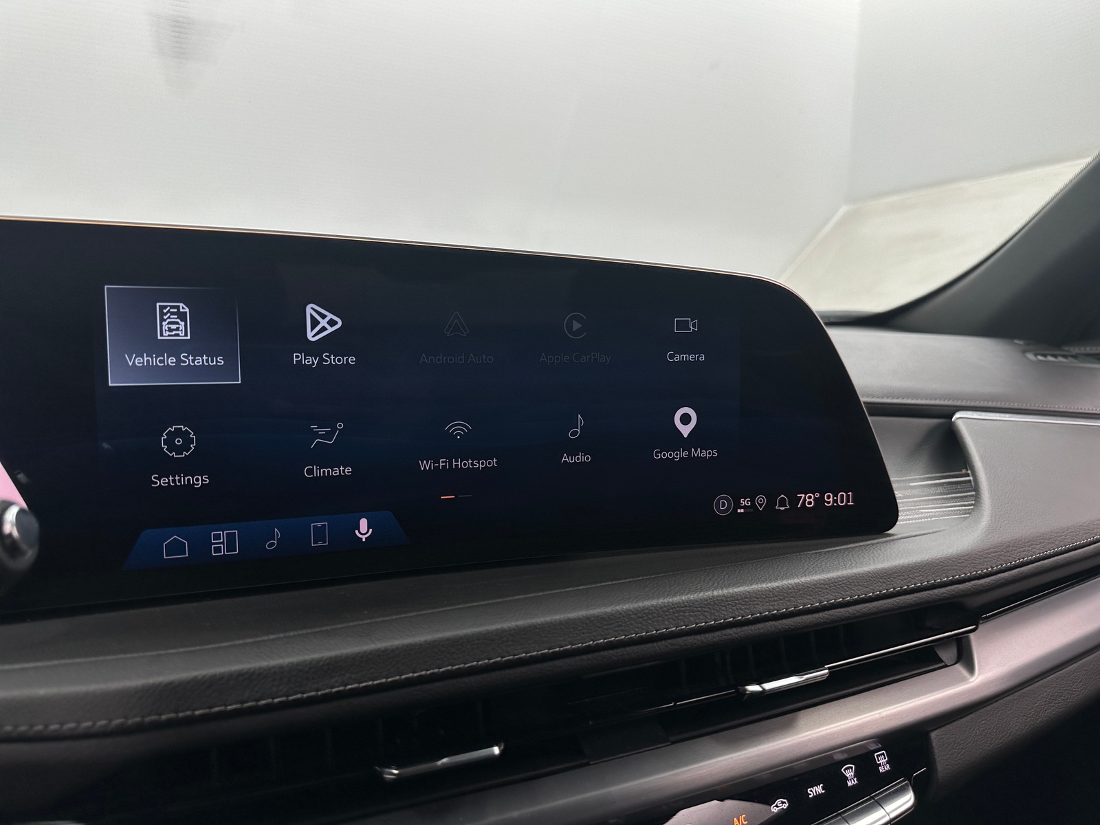 Thumbnail: 2025 Cadillac XT4 - 3