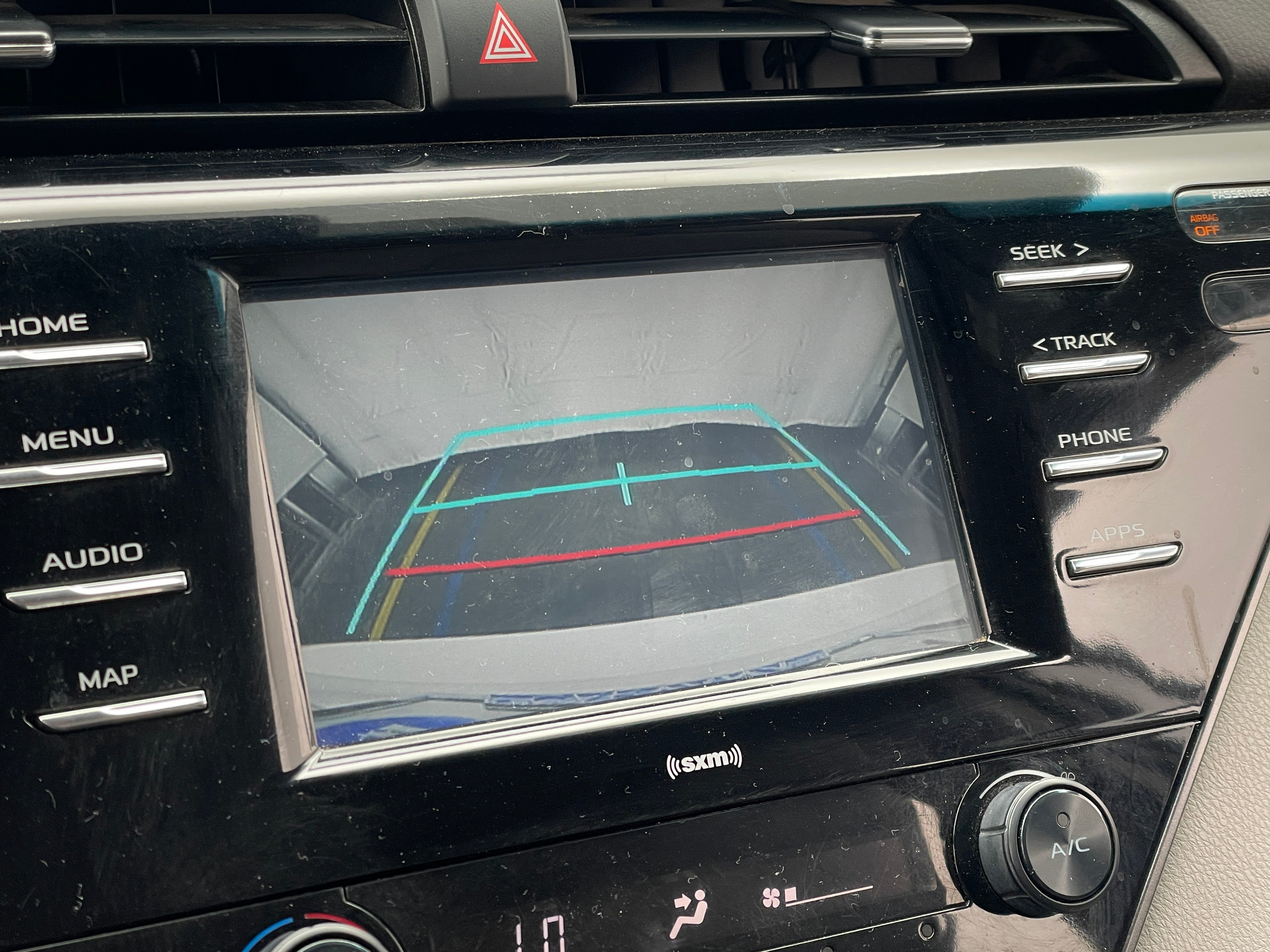 2020 Toyota Camry SE - Photo 12