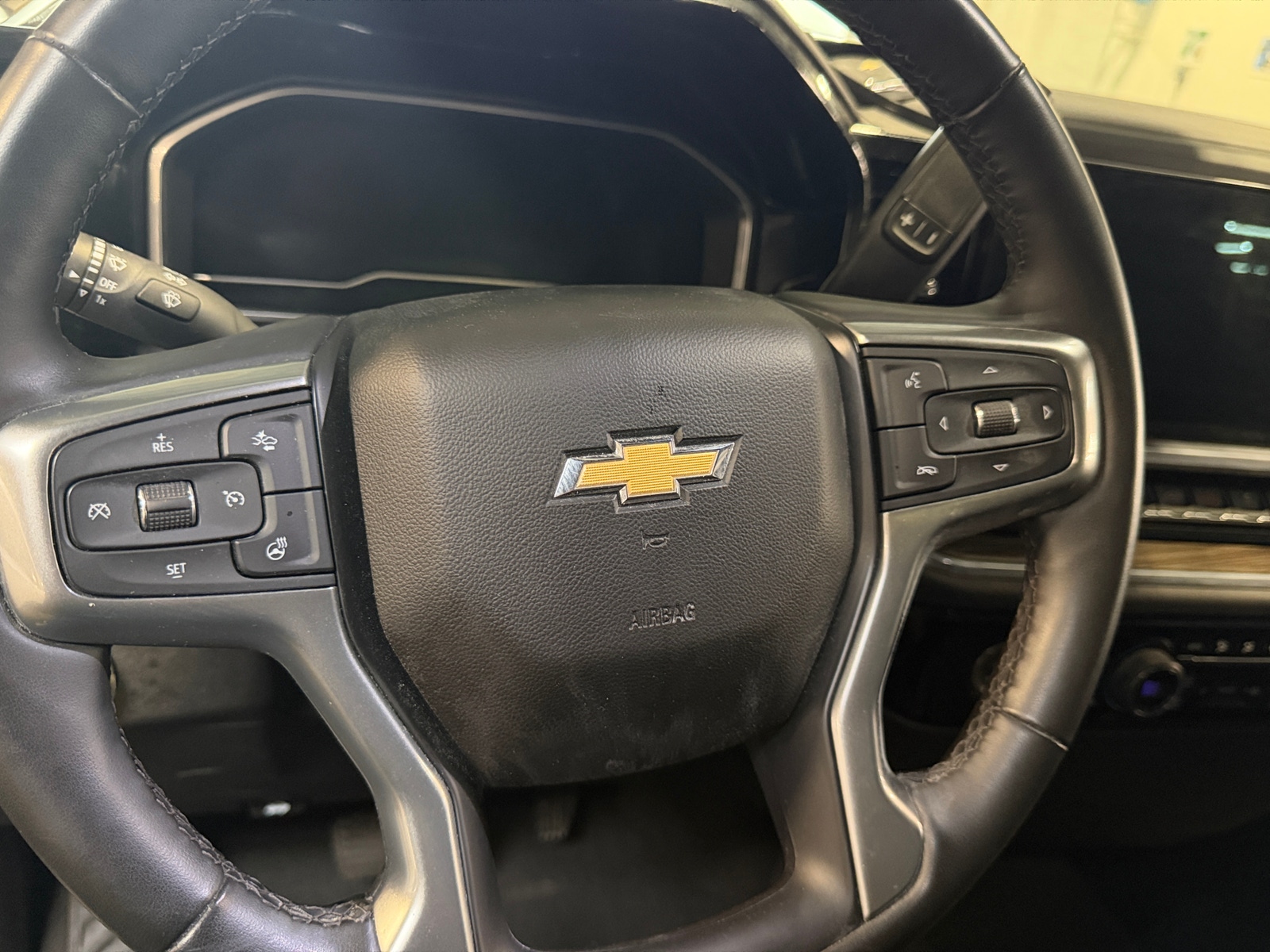 Thumbnail: 2023 Chevrolet Silverado 1500 - 5