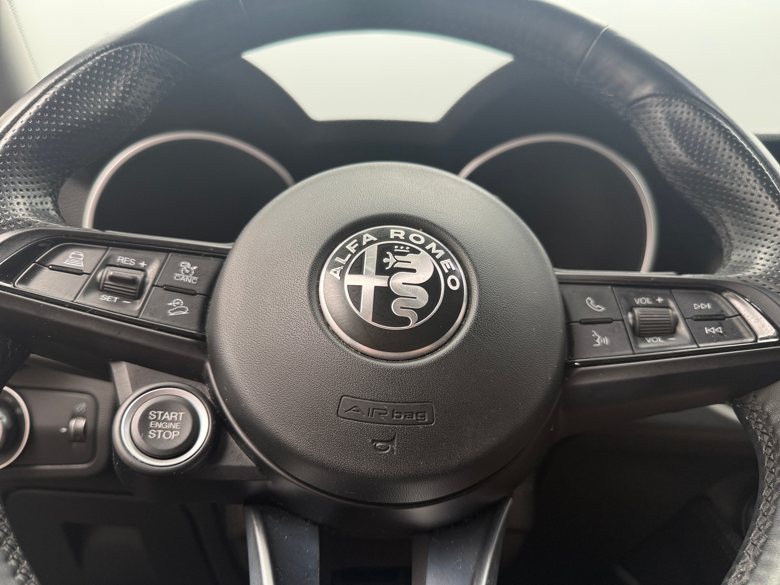 Thumbnail: 2020 Alfa Romeo Stelvio - 4