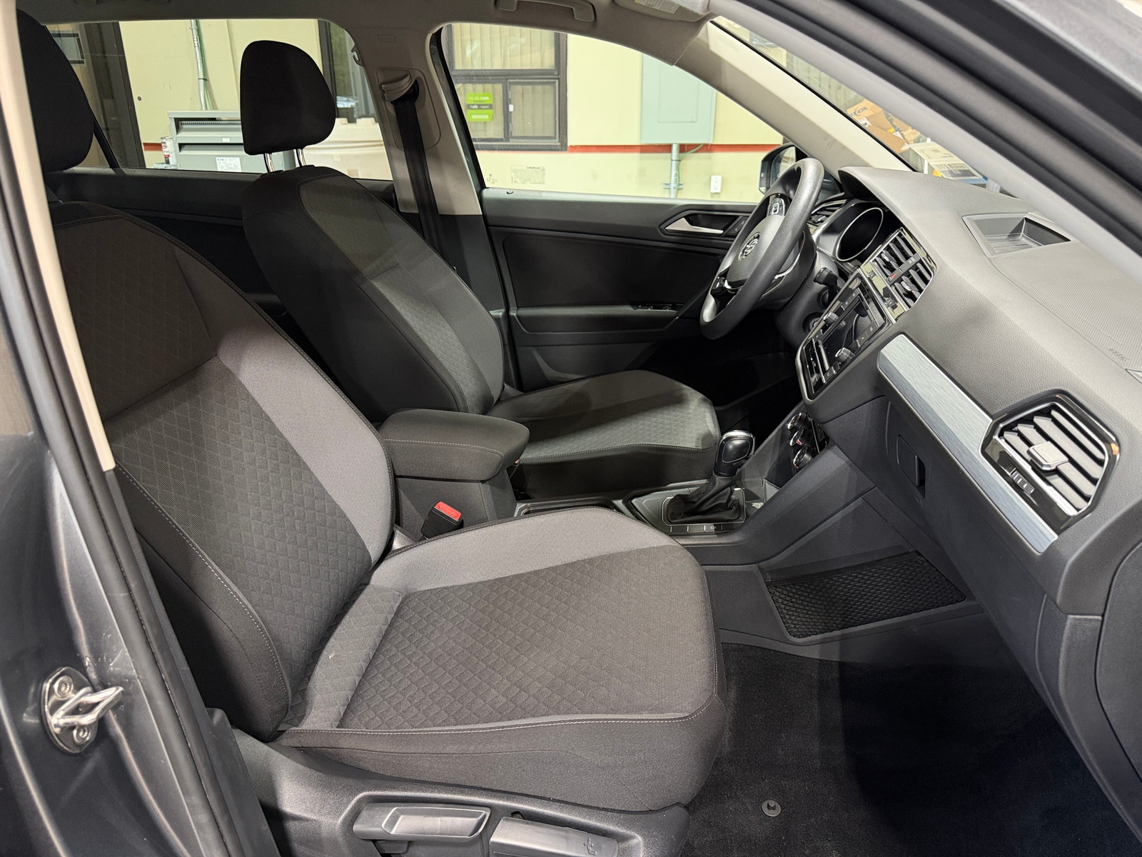 Thumbnail: 2019 Volkswagen Tiguan - 2