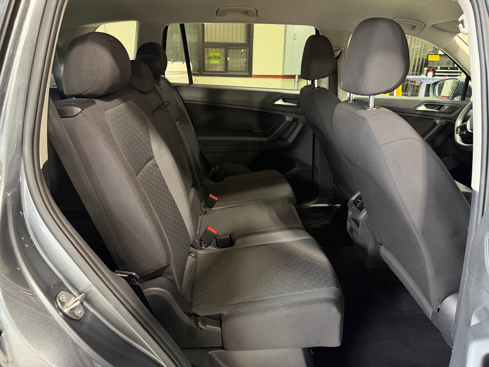 Thumbnail: 2019 Volkswagen Tiguan - 6