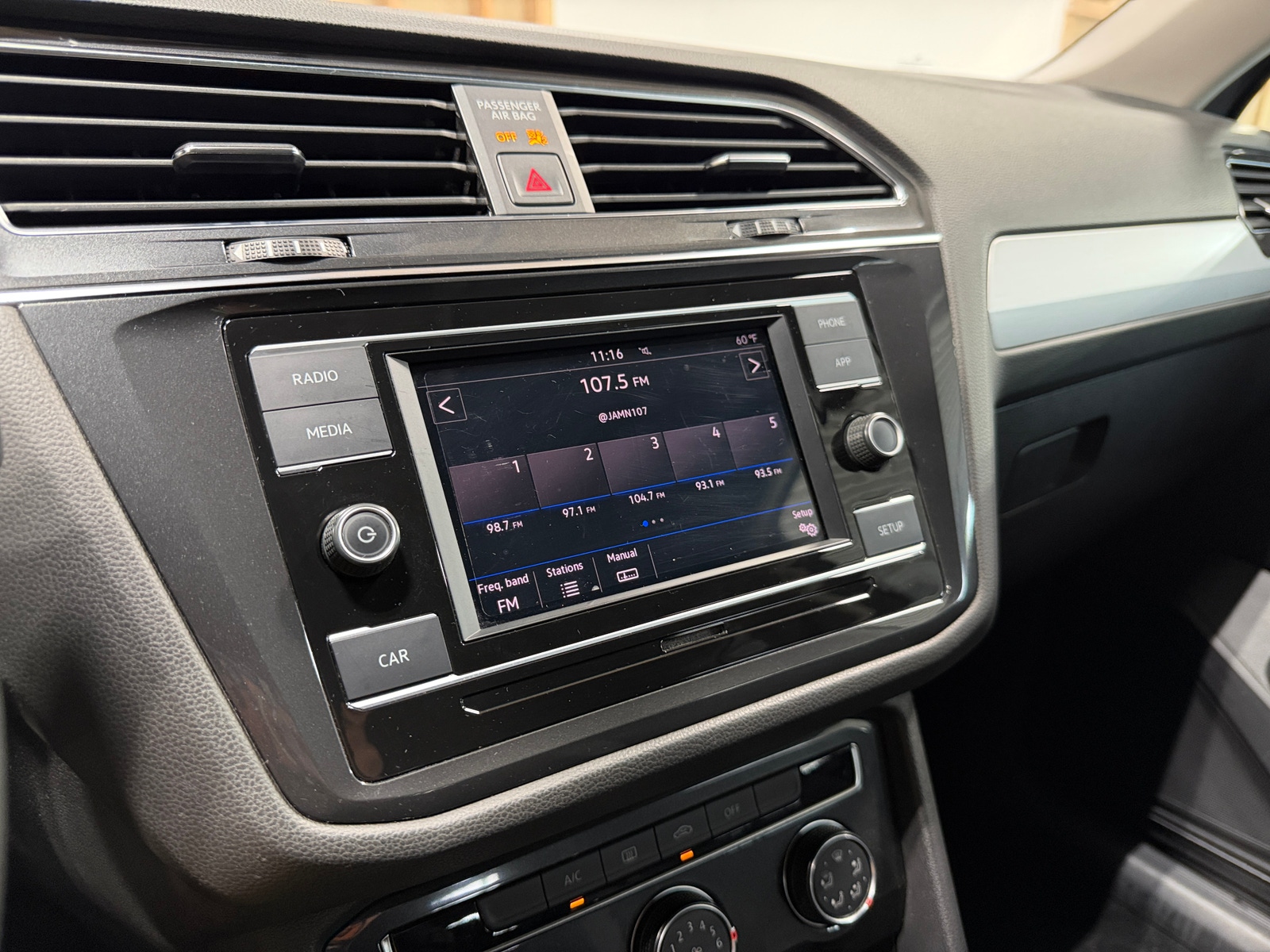 Thumbnail: 2019 Volkswagen Tiguan - 4